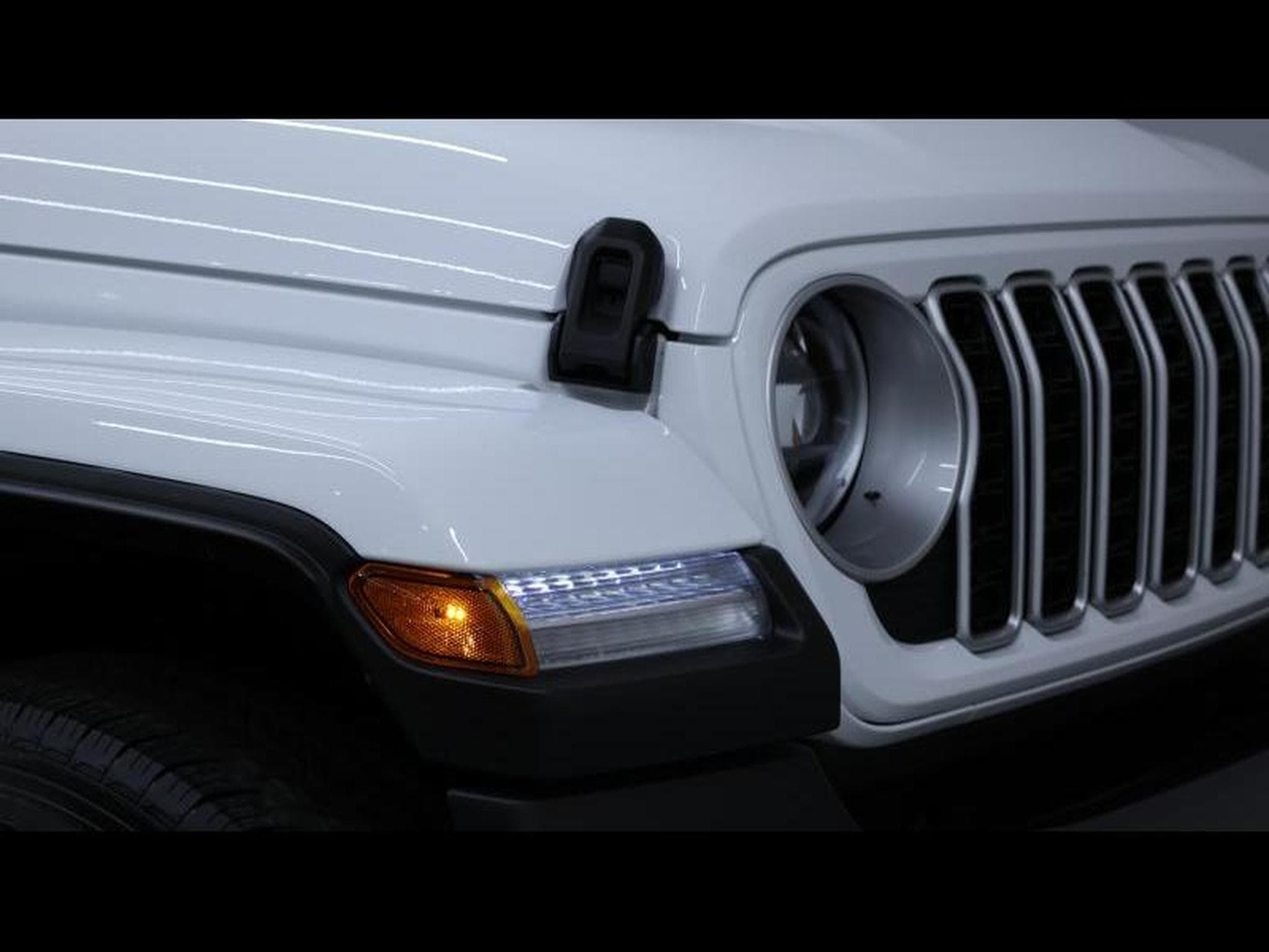 Jeep Wrangler 2.0 T-GDI 272ch Sahara Trail Rated (2025) - Foto 9