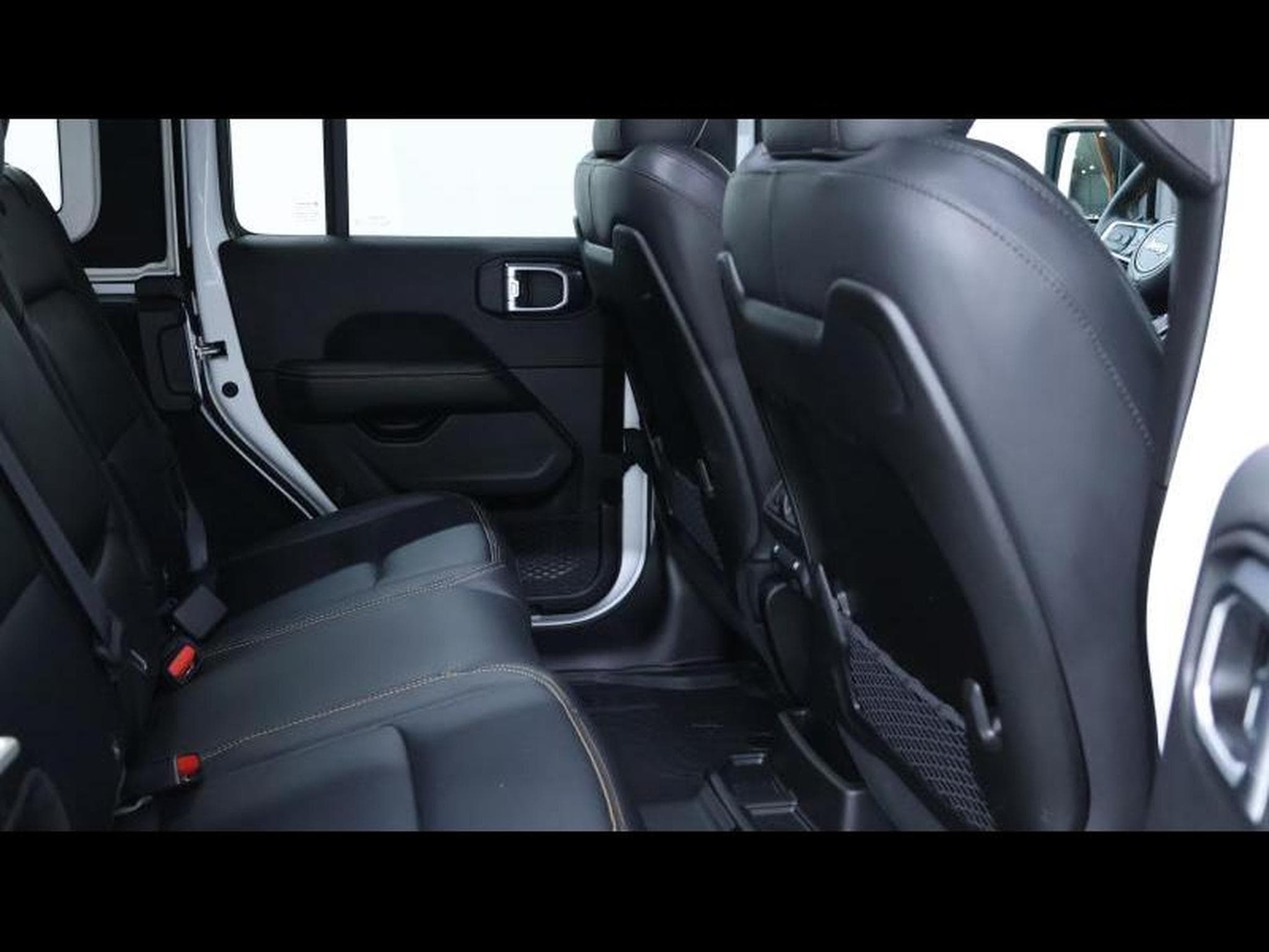 Jeep Wrangler 2.0 T-GDI 272ch Sahara Trail Rated (2025) - Foto 14