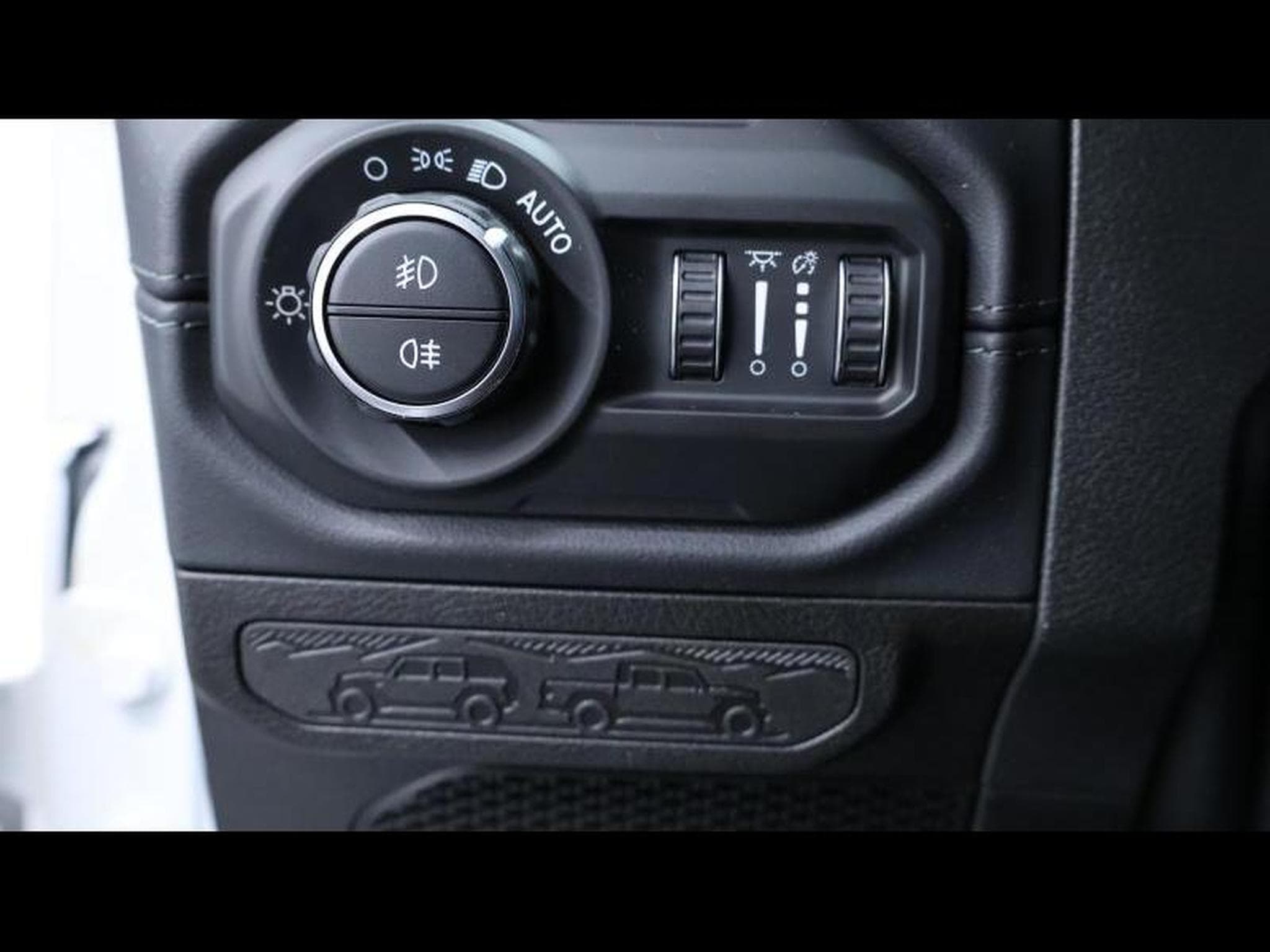 Jeep Wrangler 2.0 T-GDI 272ch Sahara Trail Rated (2025) - Foto 36