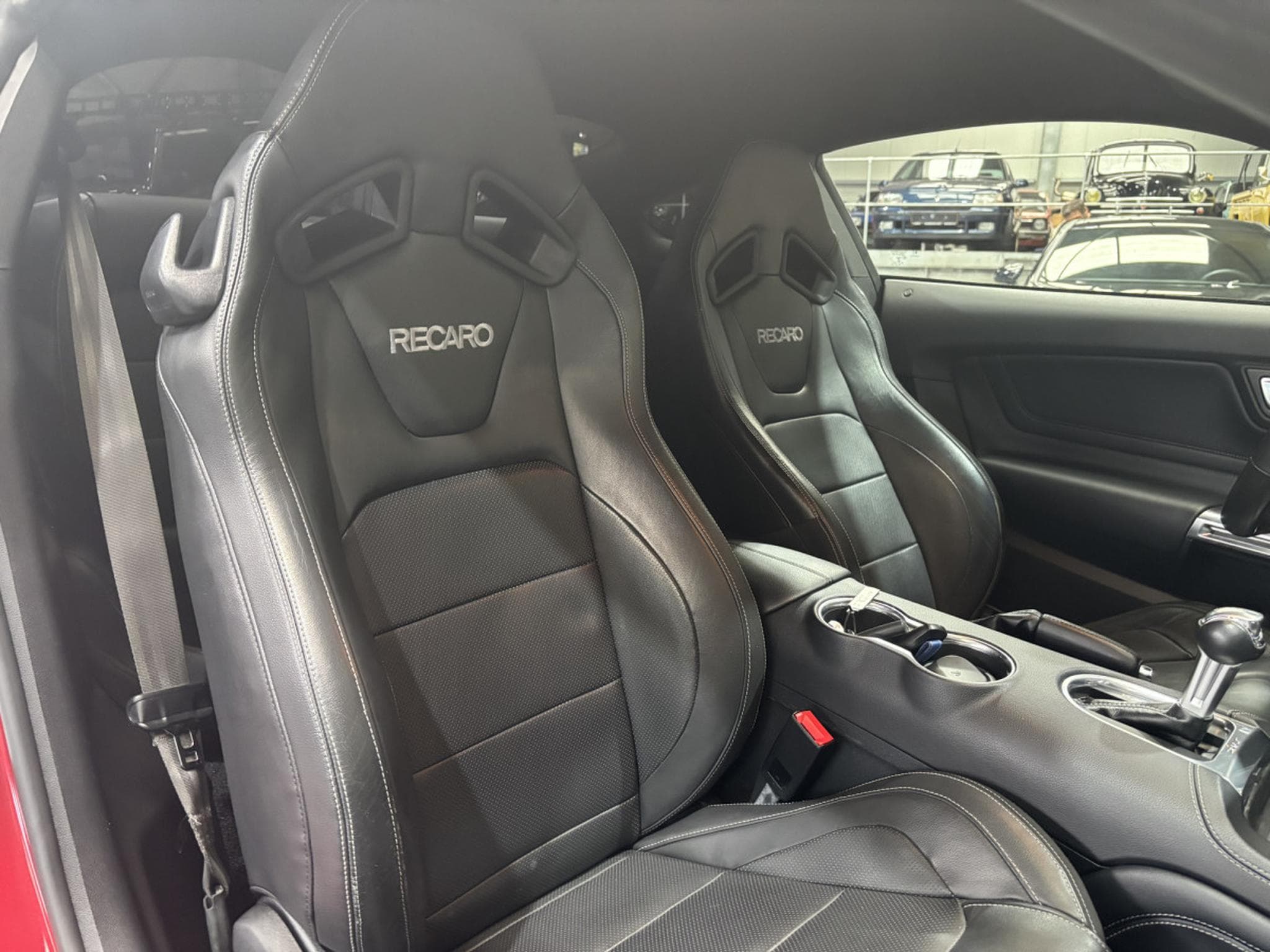 Ford Mustang 5.0 V8 GT AT (2020) - Photo 11