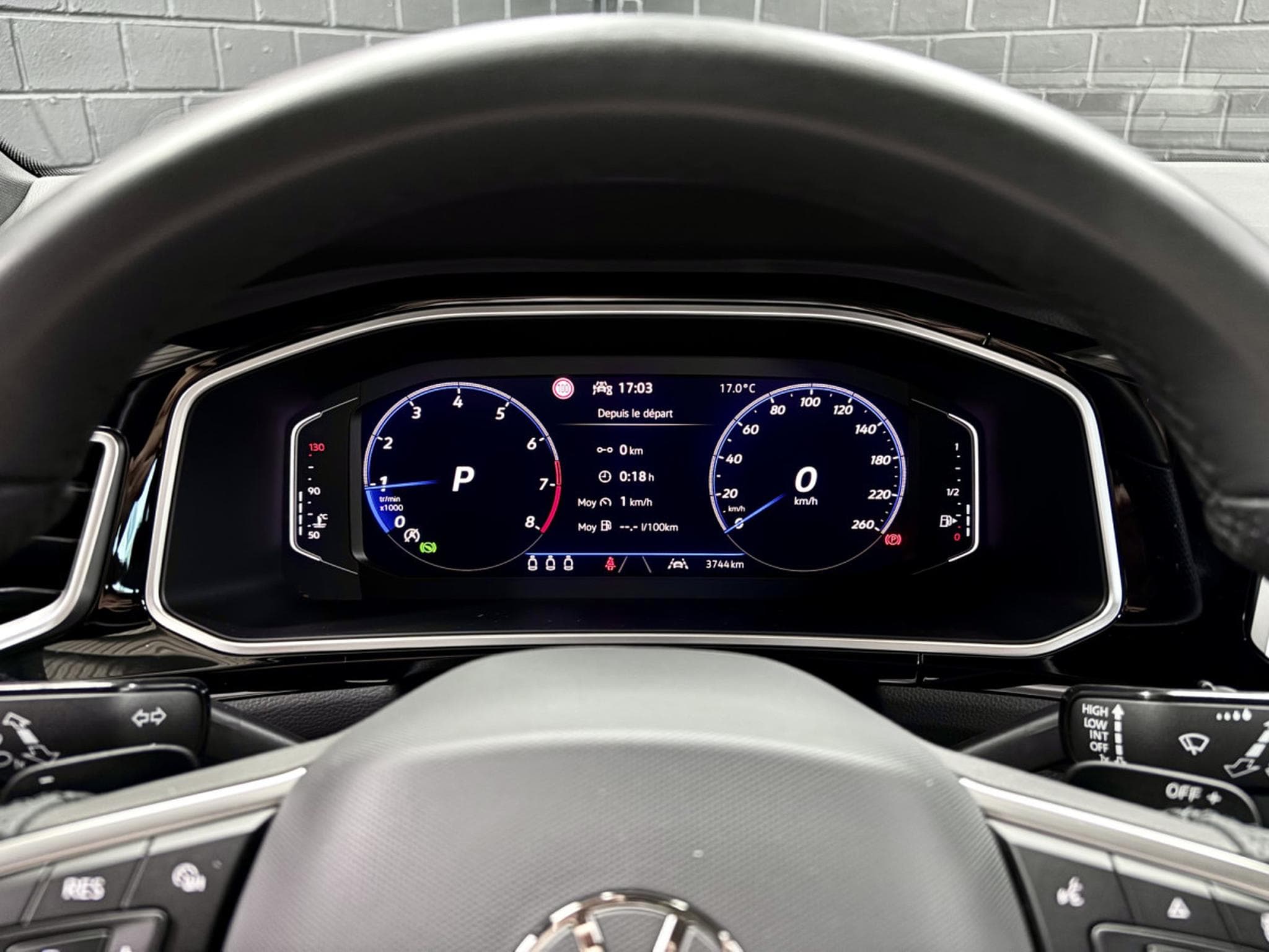 VW T-Roc R-Line Edition 1.5 TSI 150 CV DSG7 *ACC* CAM * HAYON * (2025) - Foto 13