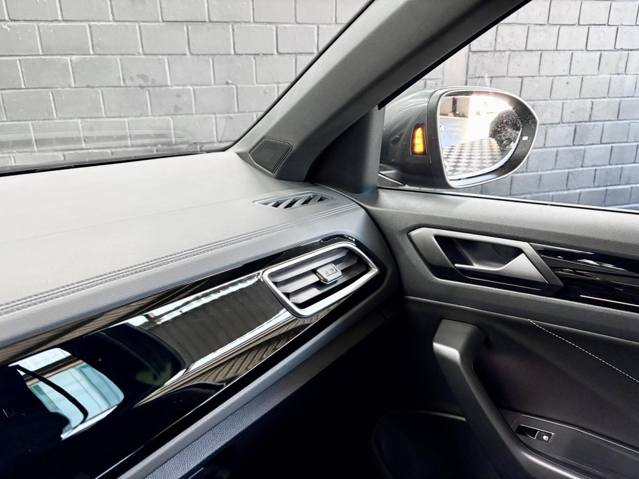 VW T-Roc R-Line Edition 1.5 TSI 150 CV DSG7 *ACC* CAM * HAYON * (2025) - Foto 19