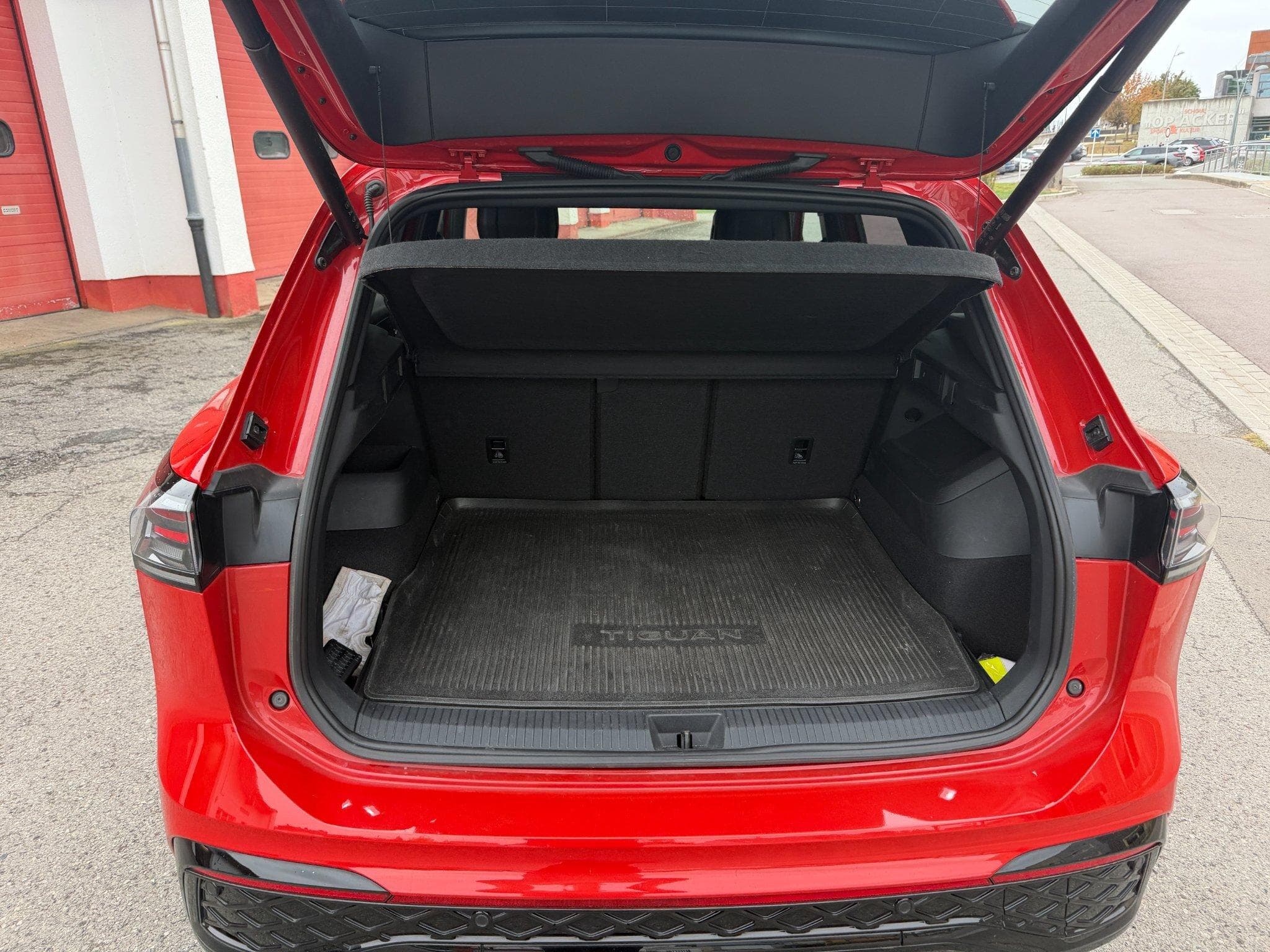 VW Tiguan R-Line (2026) - Photo 6