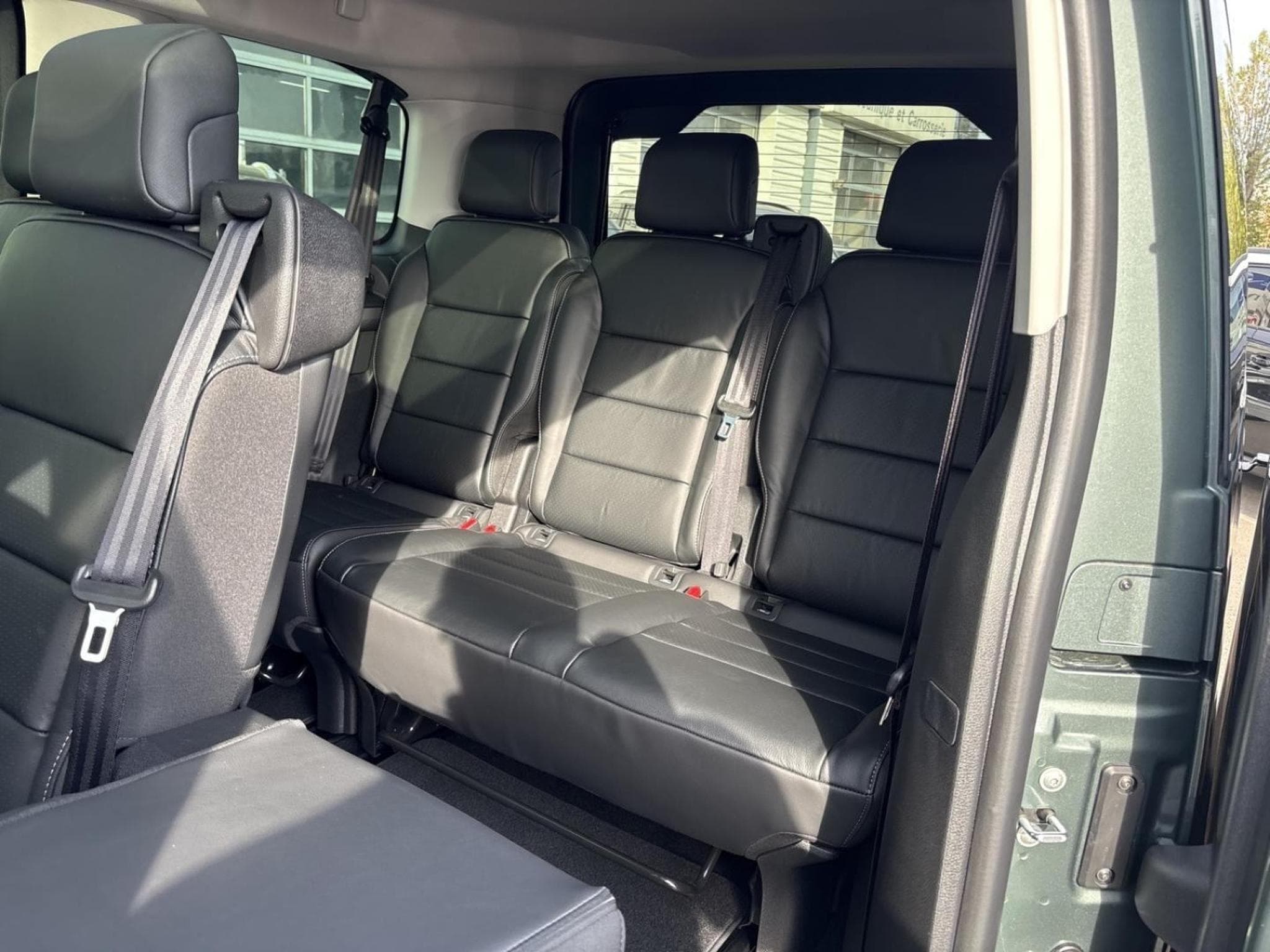 Peugeot Traveller ALLURE L2 180 cv EAT8 (2026) - Photo 44