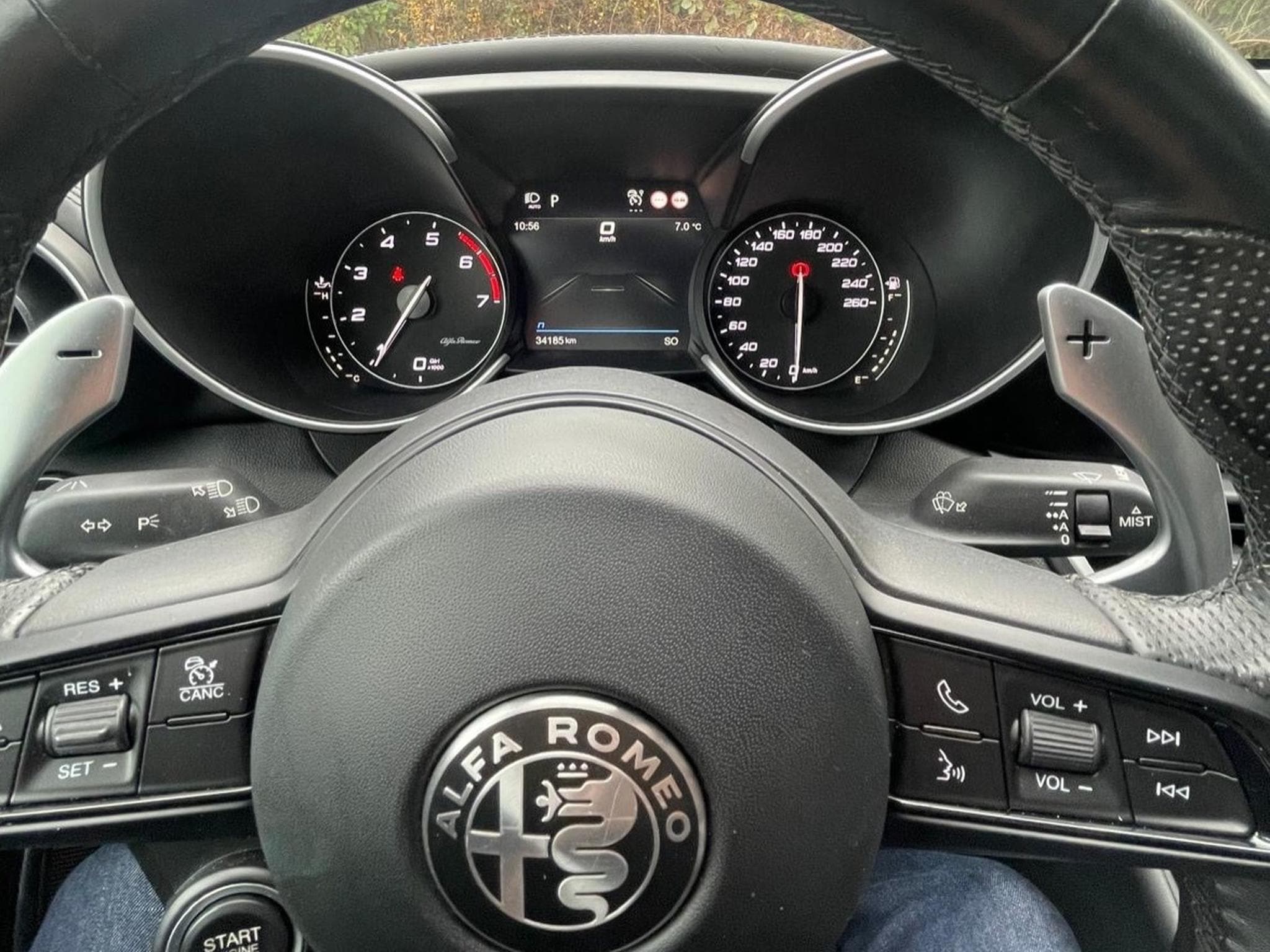 Alfa-Romeo Giulia 2.0 TB 280 Q4 GT Junior Ocra (2022) - Photo 12
