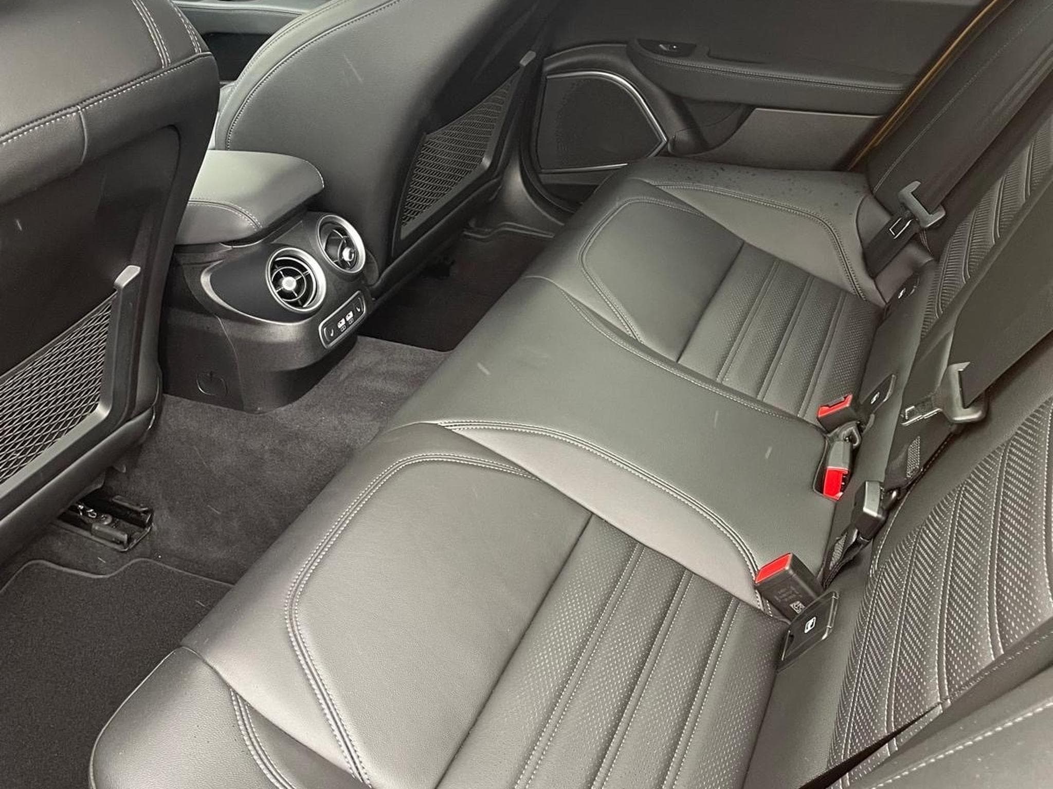 Alfa-Romeo Giulia 2.0 TB 280 Q4 GT Junior Ocra (2022) - Photo 13