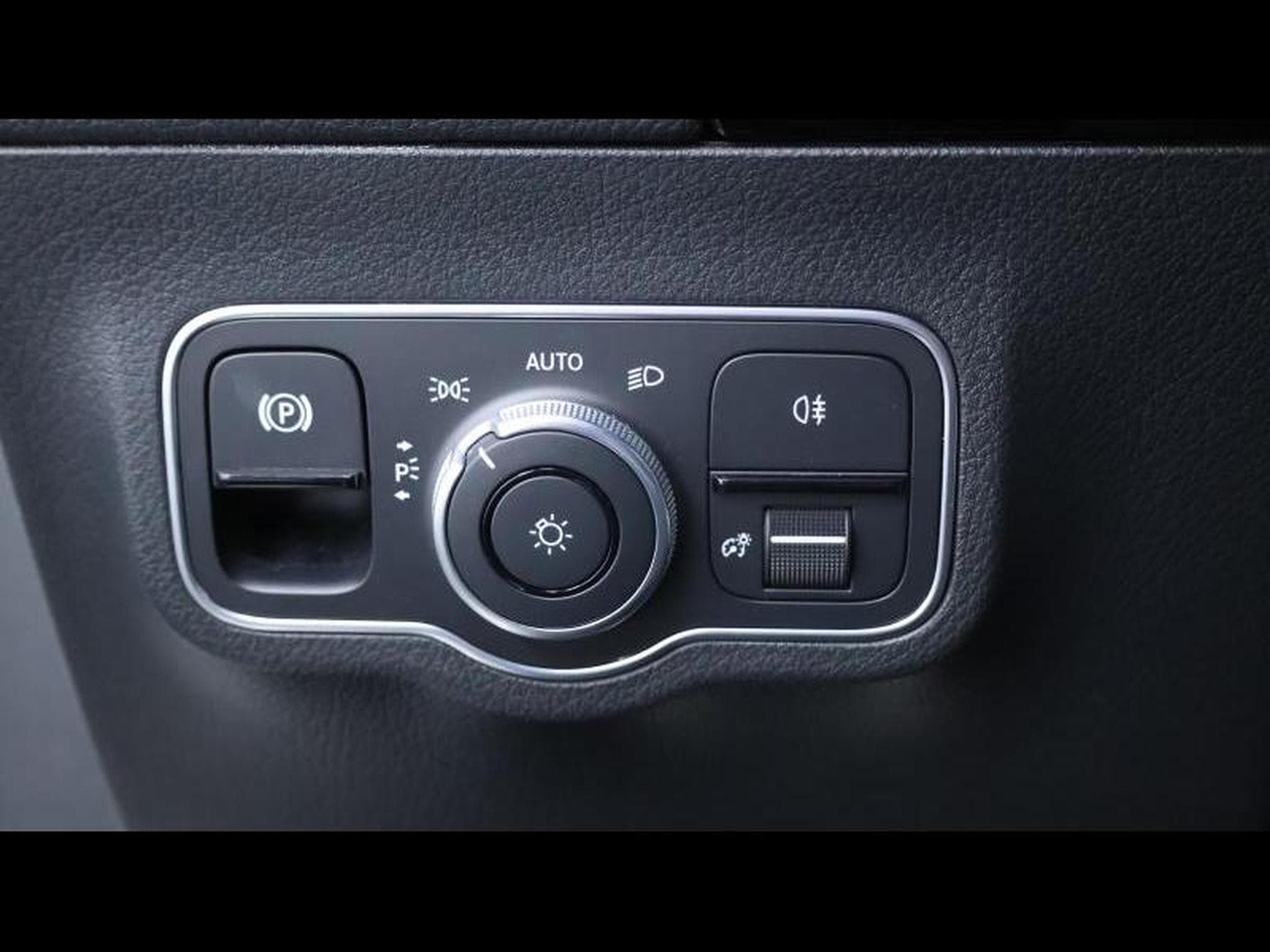 Mercedes GLA 220 4matic 2.0 D 190 CH (2020) - Photo 24