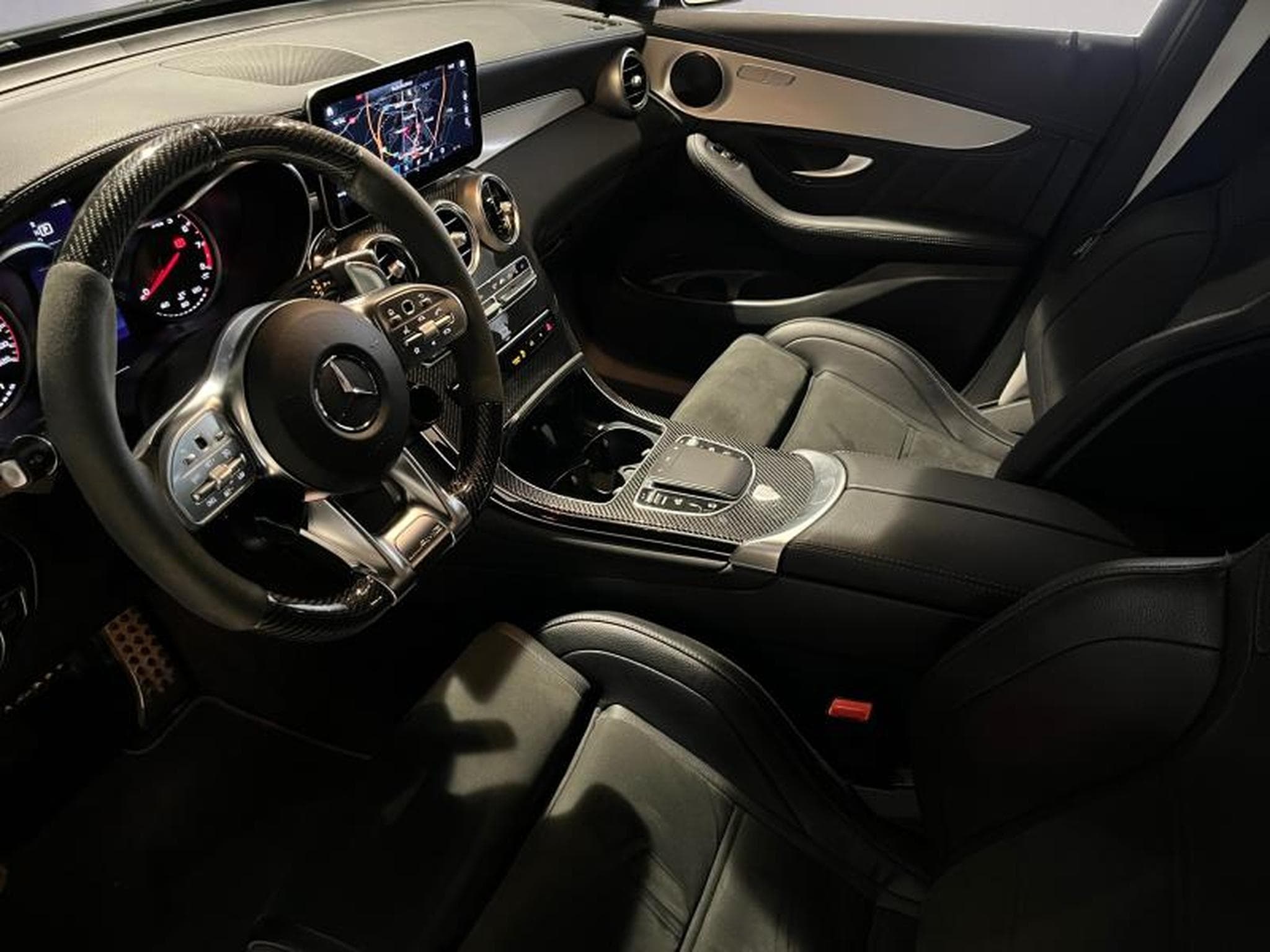 Mercedes GLC 63 AMG GLC 63 S 4MATIC Off-Roader (2021) - Photo 6