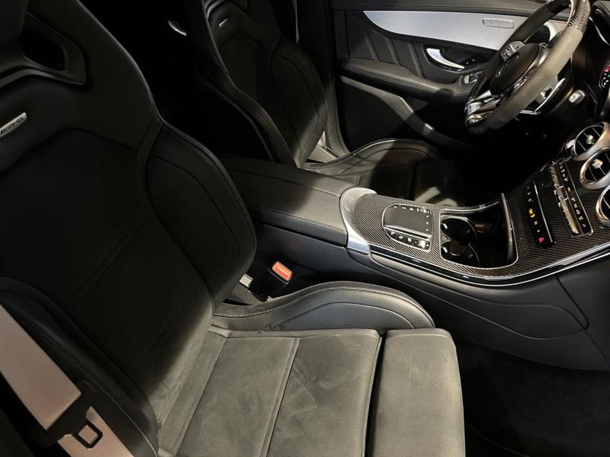 Mercedes GLC 63 AMG GLC 63 S 4MATIC Off-Roader (2021) - Photo 13