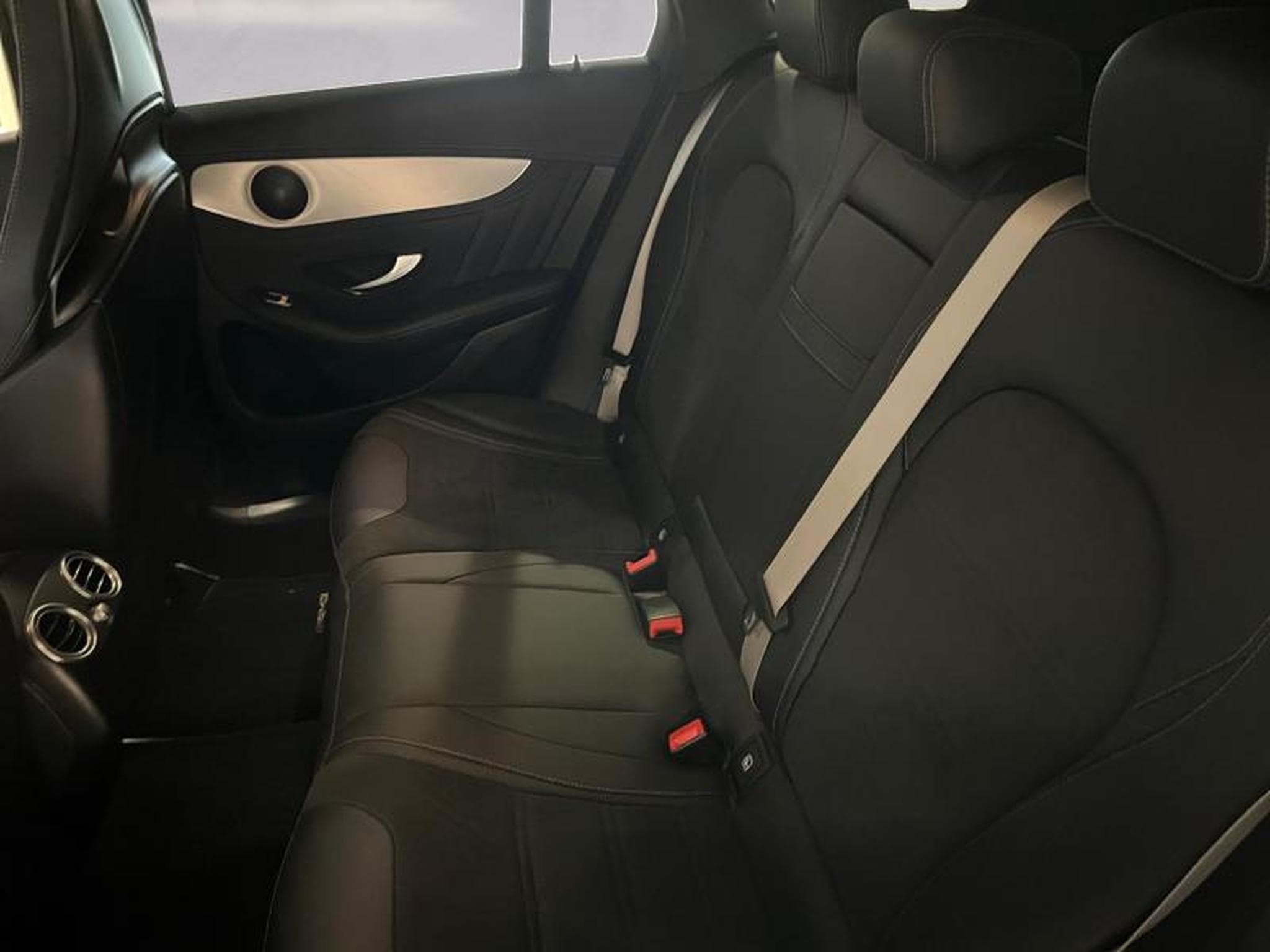 Mercedes GLC 63 AMG GLC 63 S 4MATIC Off-Roader (2021) - Photo 15