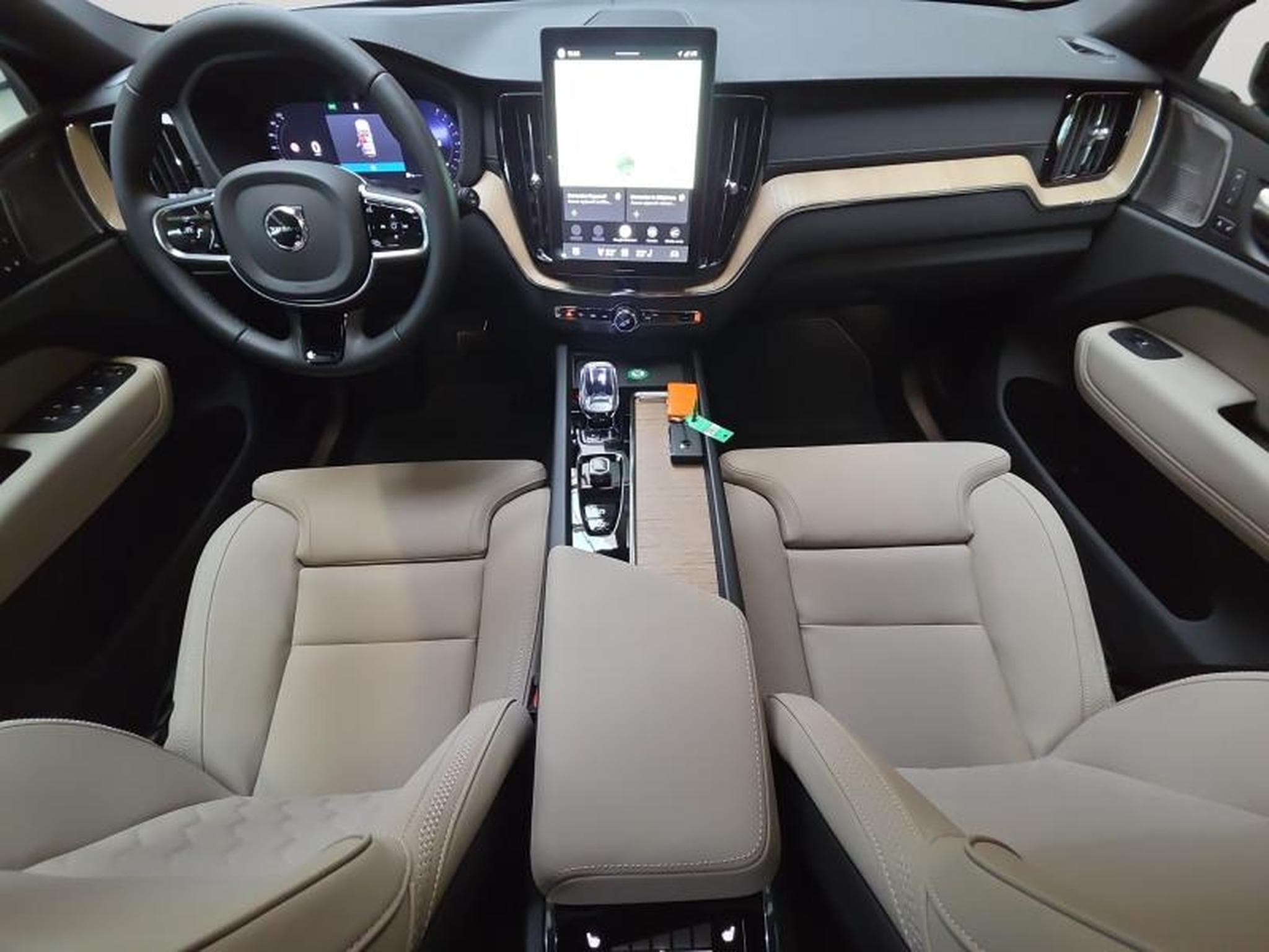 Volvo XC60 Ultra Dark (2026) - Photo 10