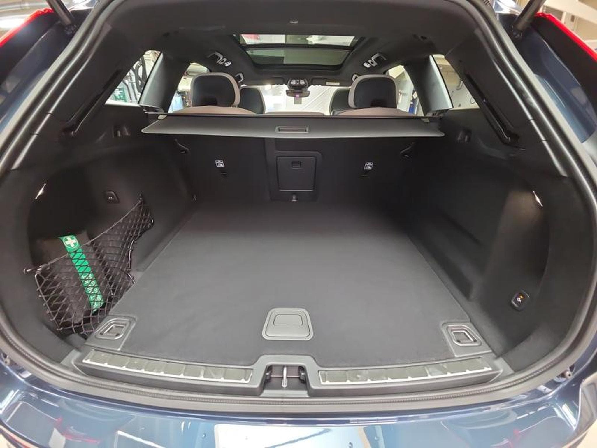 Volvo XC60 Ultra Dark (2026) - Photo 19