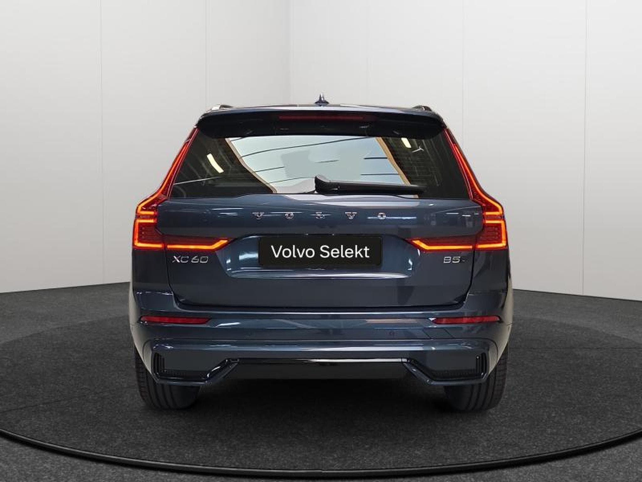 Volvo XC60 Ultra Dark (2026) - Photo 28