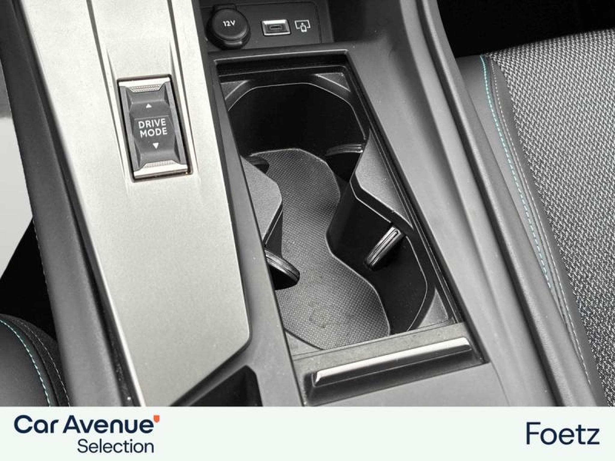 Peugeot 308 III & e- Allure (2024) - Photo 9