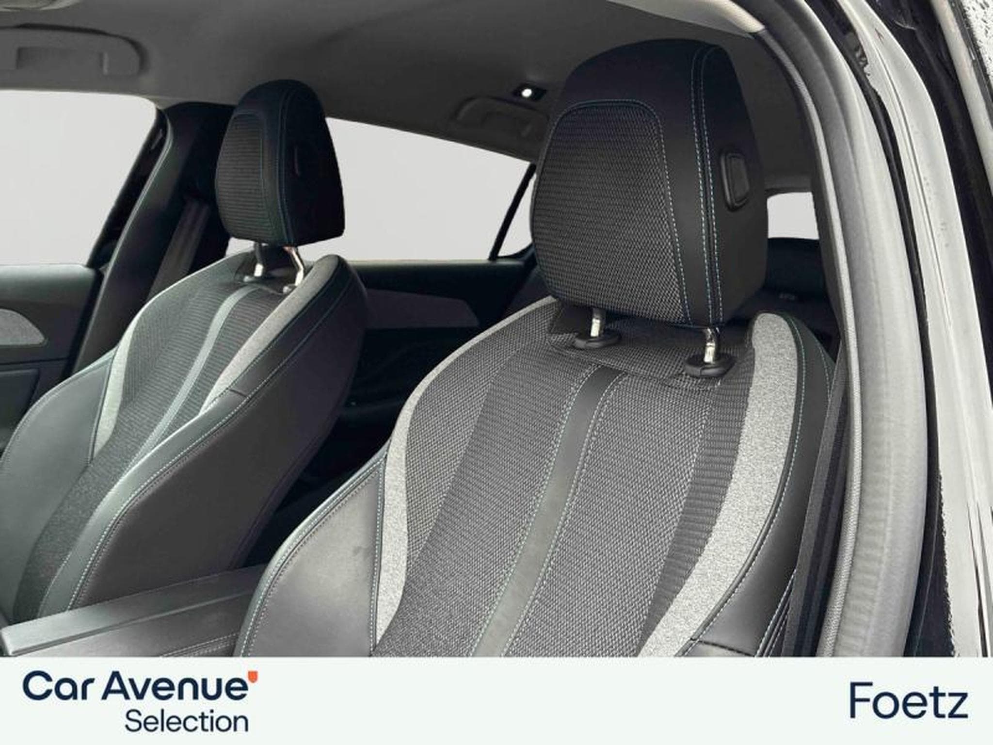 Peugeot 308 III & e- Allure (2024) - Photo 16