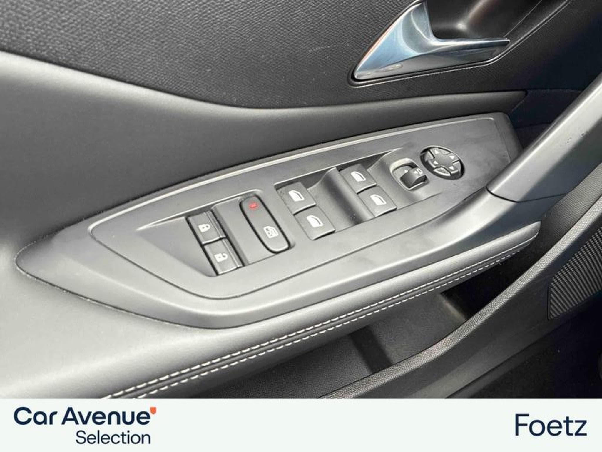 Peugeot 308 III & e- Allure (2024) - Photo 20