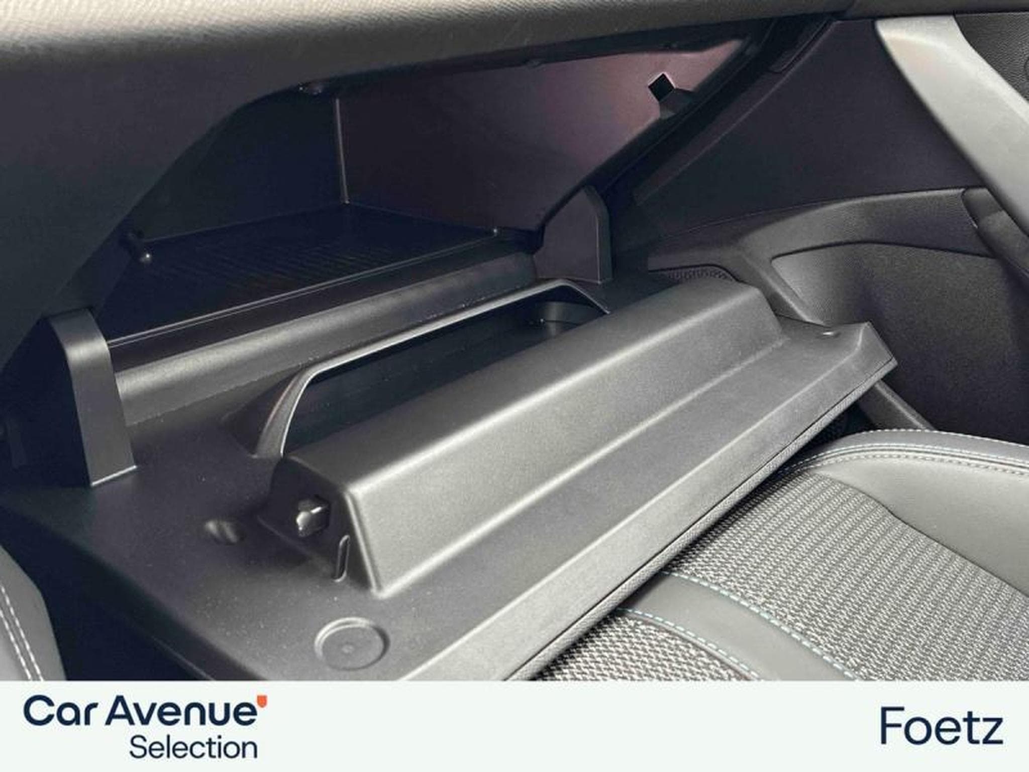 Peugeot 308 III & e- Allure (2024) - Photo 26