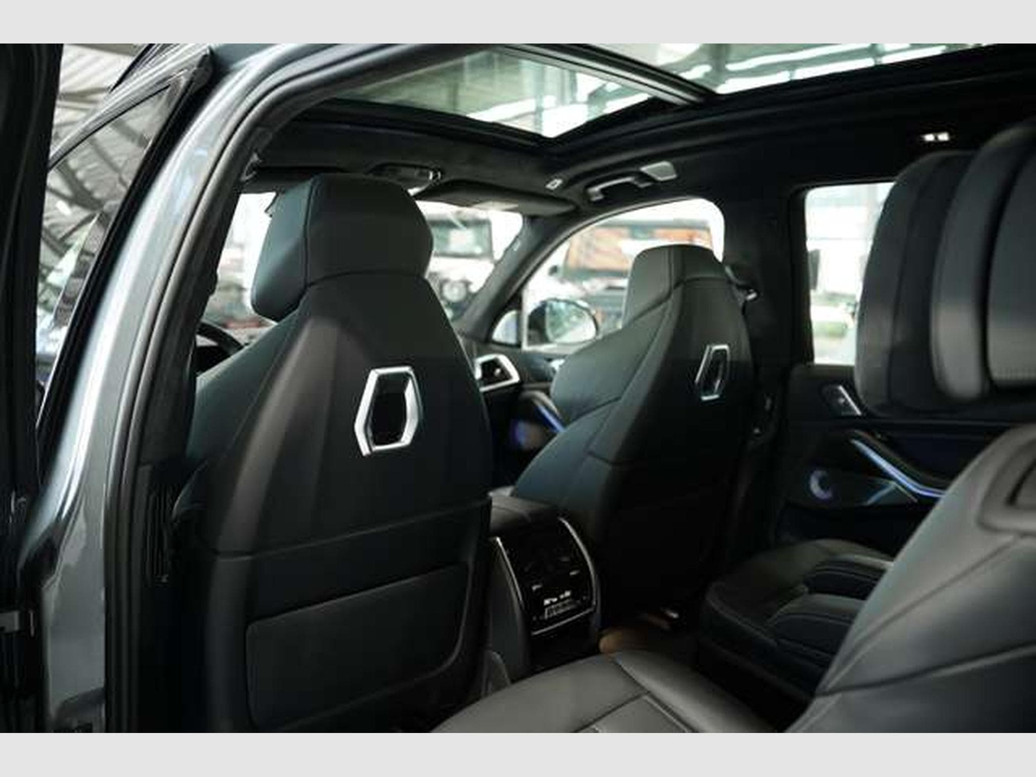 BMW X7 xD 40 d M Sport Pro*22 *SkyLounge *6-Sitze (2023) - Foto 24