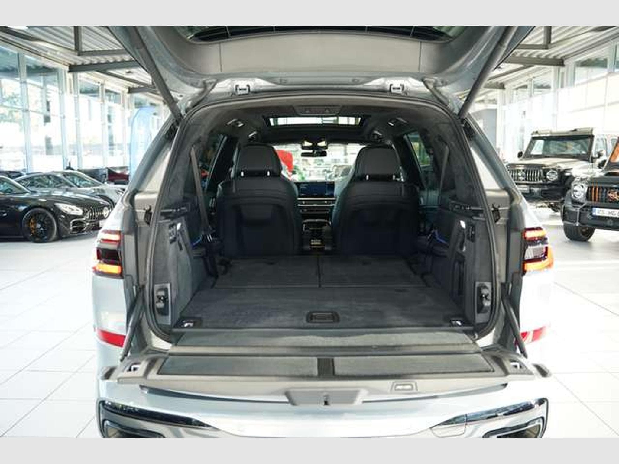 BMW X7 xD 40 d M Sport Pro*22 *SkyLounge *6-Sitze (2023) - Foto 28