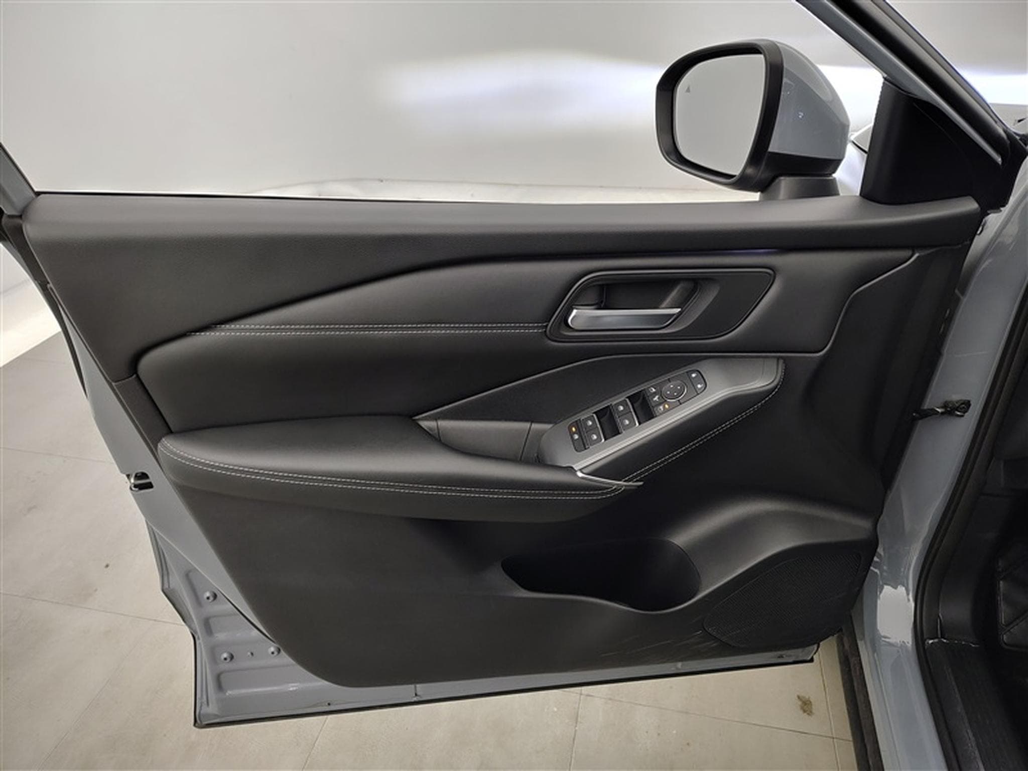 Nissan Qashqai 1.3 DIG-T MHEV N-Connecta Xtronic (2024) - Photo 17