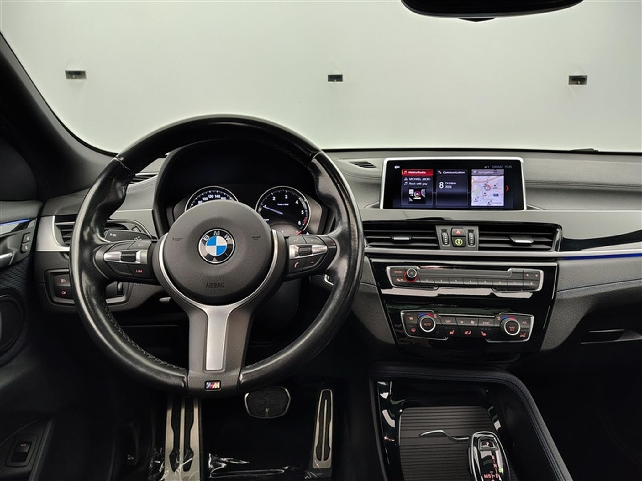 BMW X2 1.5 dA sDrive16 Pack M NAVIPRO / FULL LED / TOIT PANO / JA19 (2022) - Photo 9