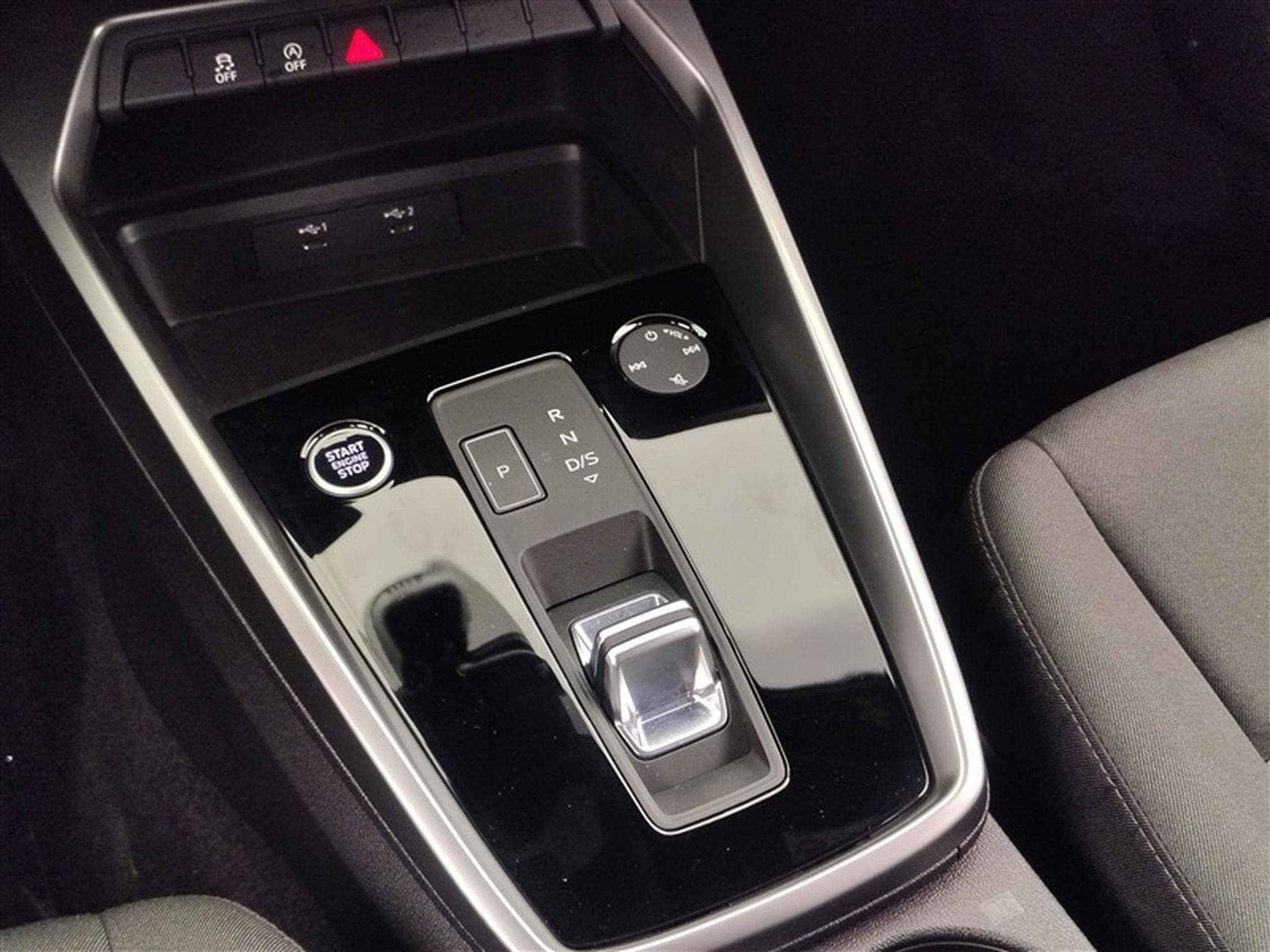 Audi A3 Sportback 30 TFSI S tronic NAVI/FULL LED/JA16/CAMERA (2022) - Photo 12
