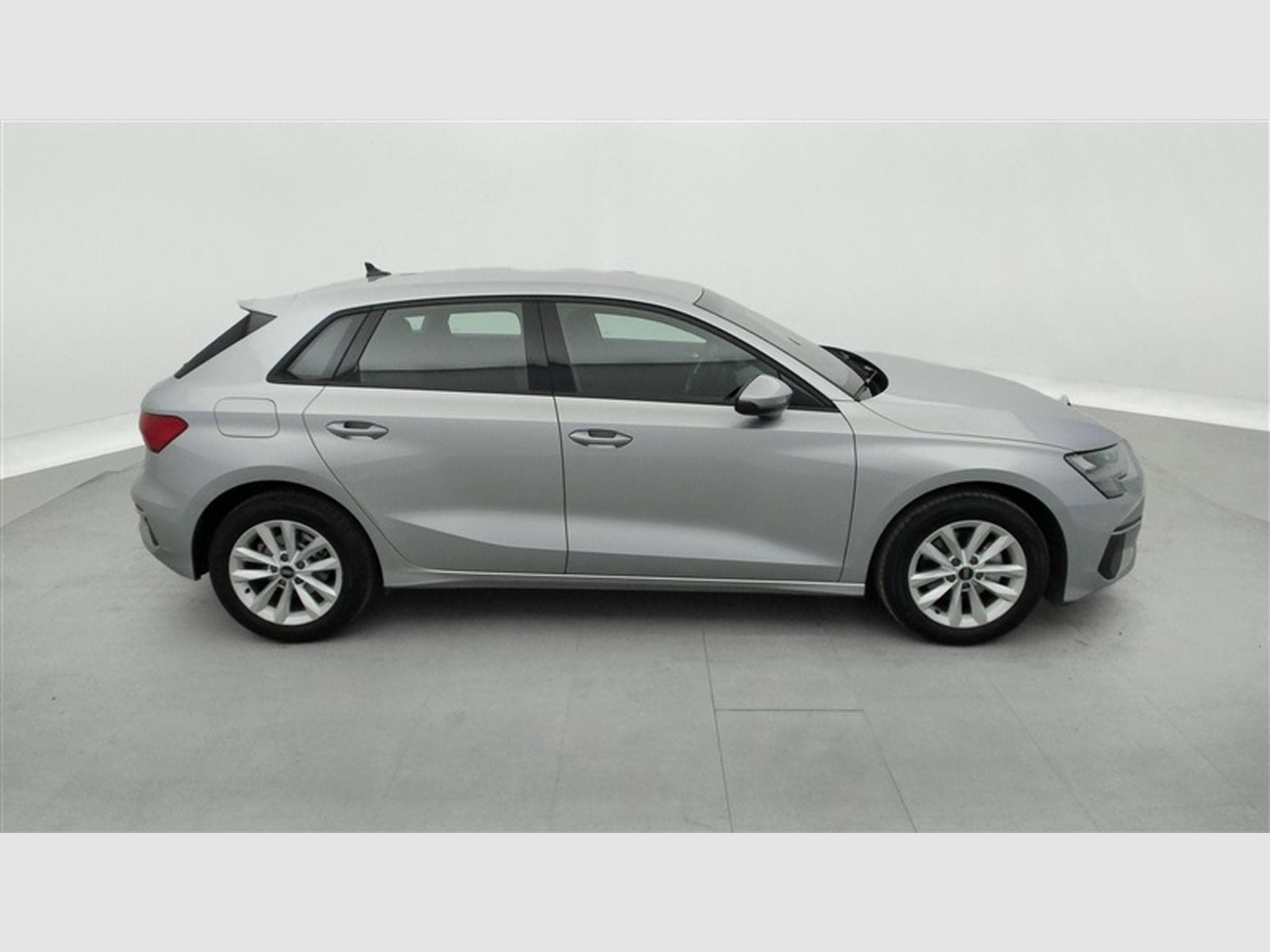 Audi A3 Sportback 30 TFSI S tronic NAVI/FULL LED/JA16/CAMERA (2022) - Photo 23