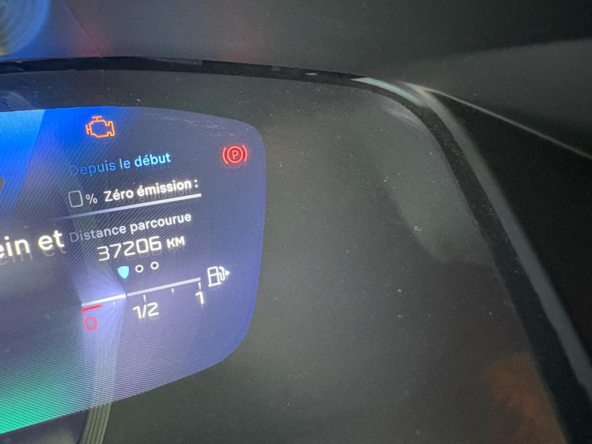 Peugeot 408 GT HYBRIDE PLUG-IN (2024) - Photo 13