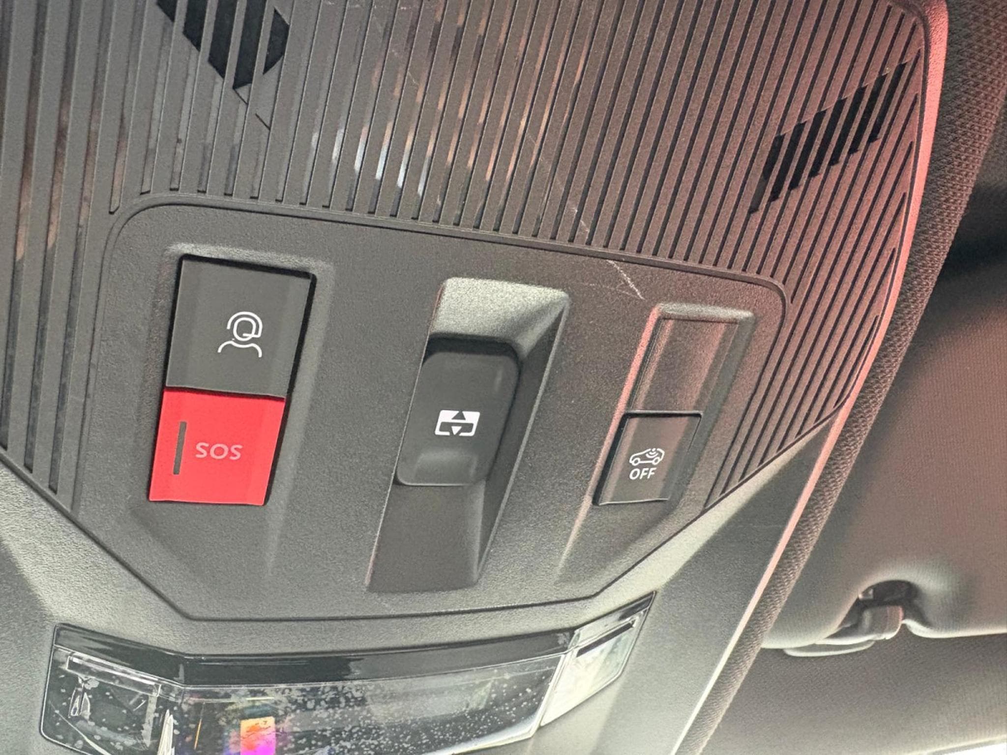 Peugeot 408 GT HYBRIDE PLUG-IN (2024) - Photo 19