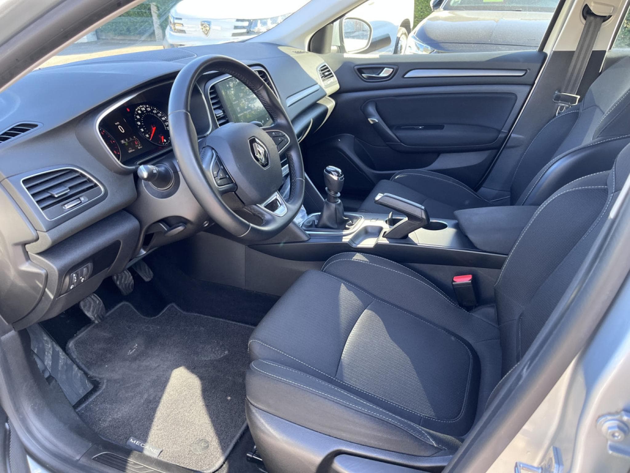 Renault Megane Megane Berline TCe 120 Corporate Edition (2022) - Foto 10