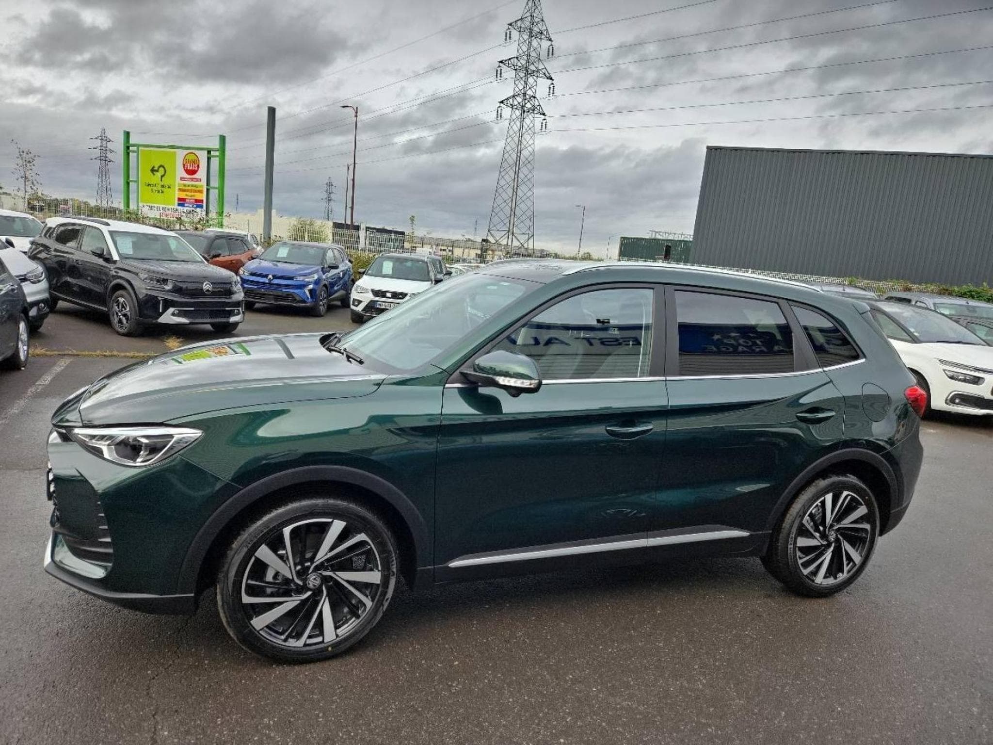 MG ZS 1,5 hybrid 197 cv LUXURY (2026) - Photo 7