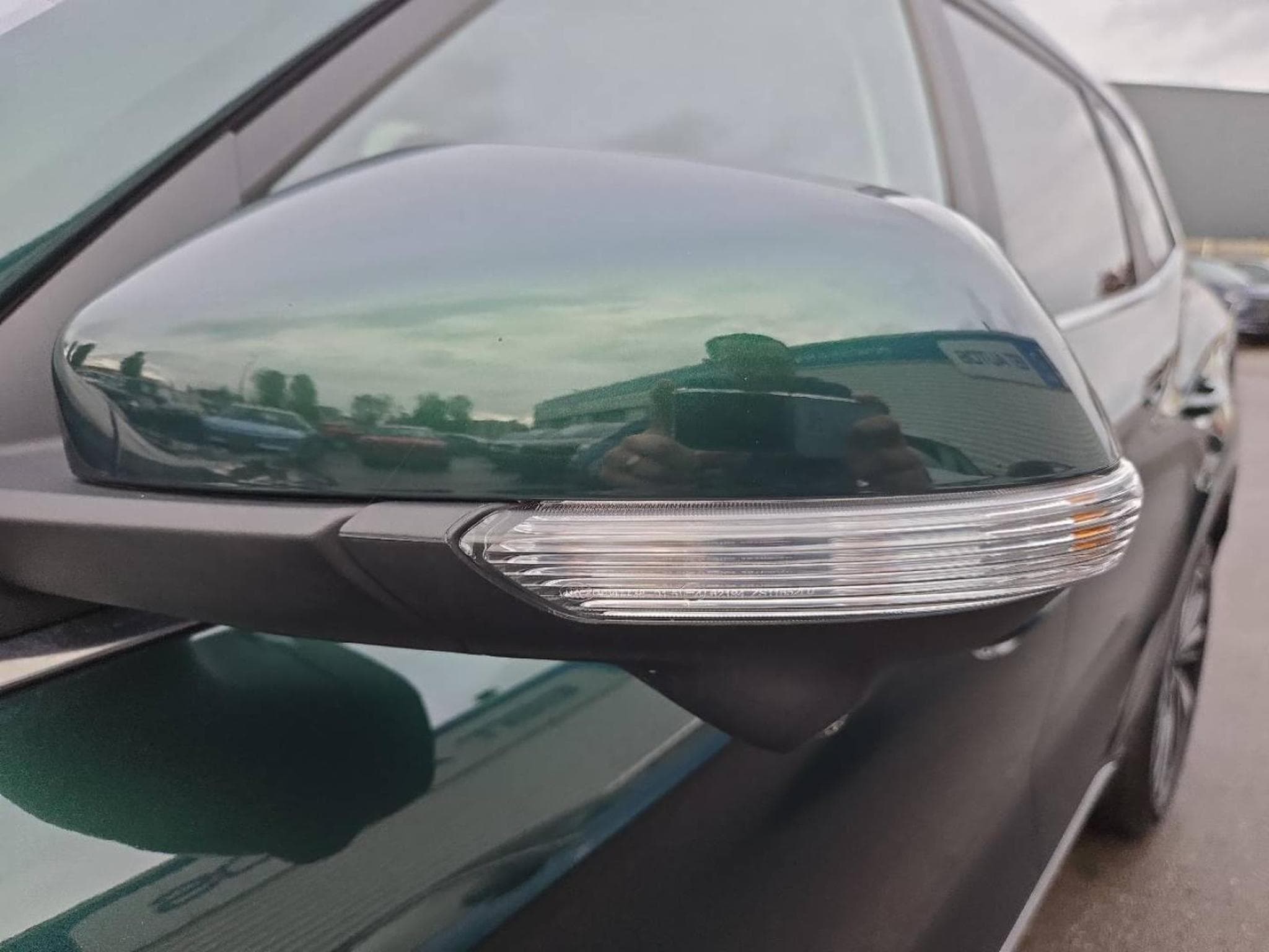 MG ZS 1,5 hybrid 197 cv LUXURY (2026) - Photo 12