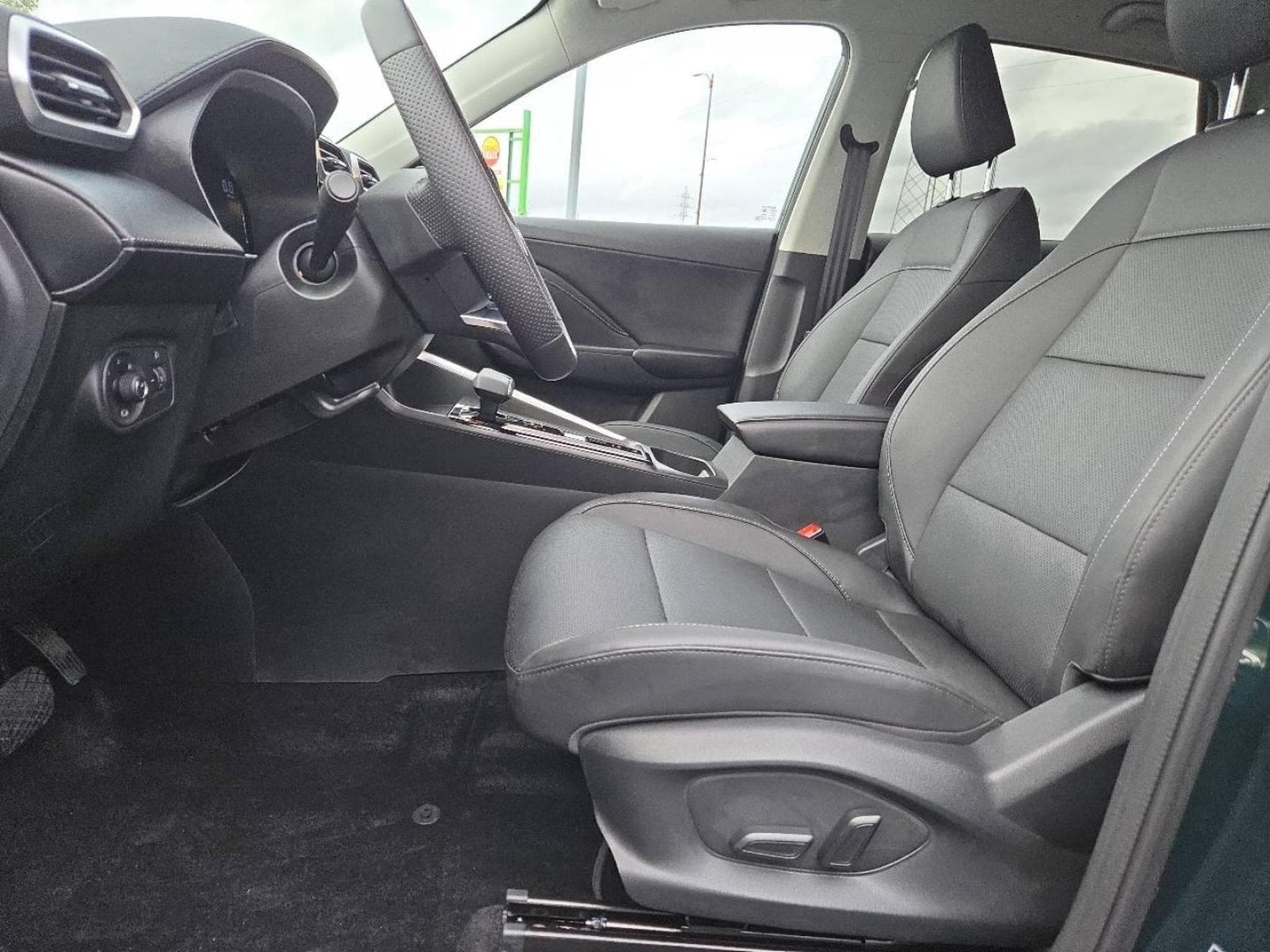 MG ZS 1,5 hybrid 197 cv LUXURY (2026) - Photo 15