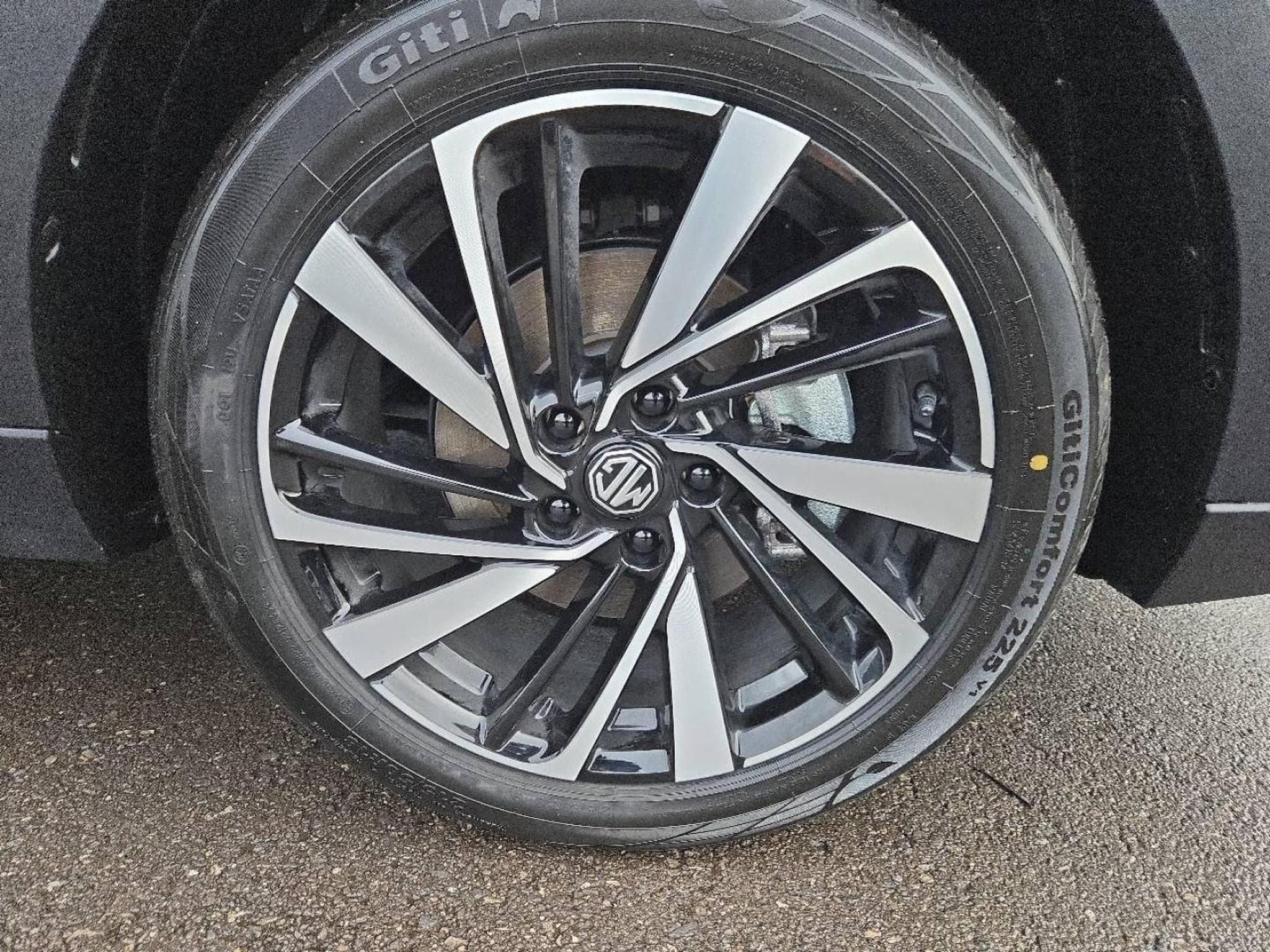 MG ZS 1,5 hybrid 197 cv LUXURY (2026) - Photo 11