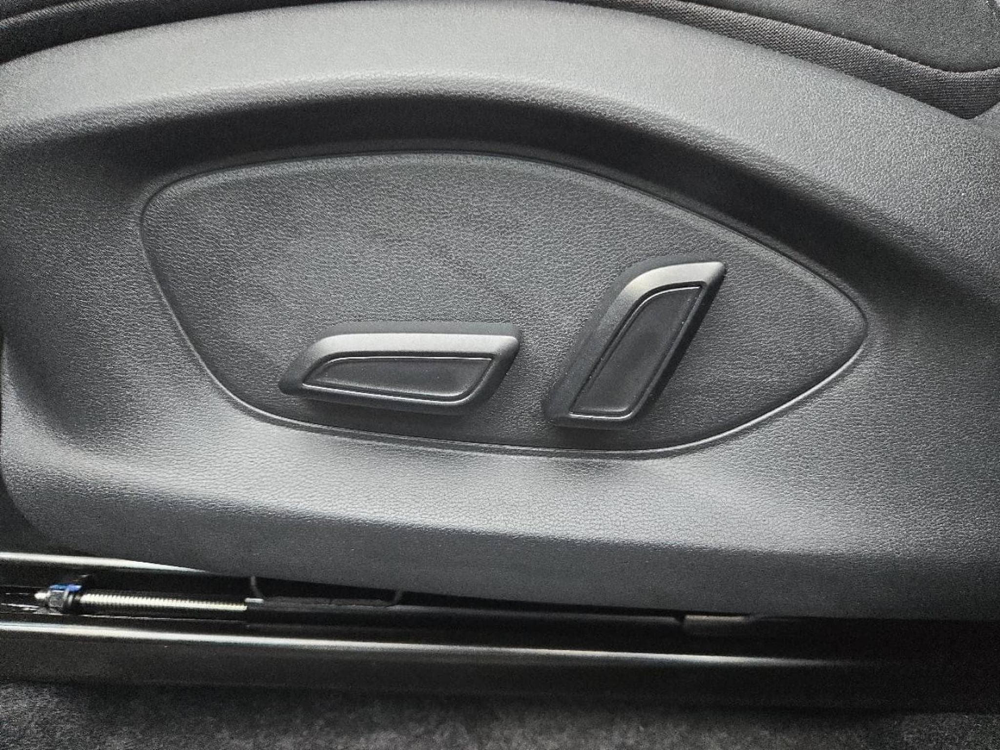 MG ZS 1,5 hybrid 197 cv LUXURY (2026) - Photo 24