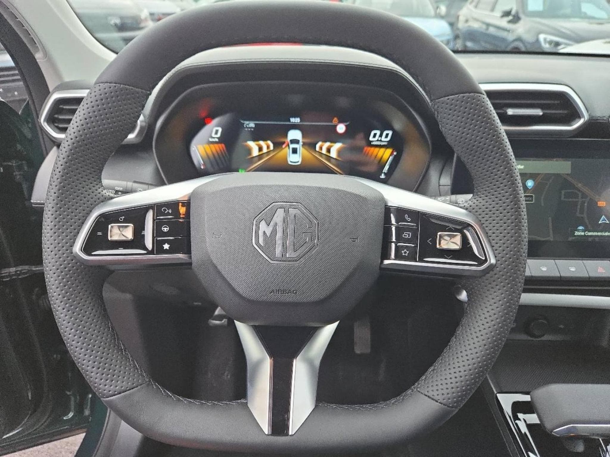 MG ZS 1,5 hybrid 197 cv LUXURY (2026) - Photo 26