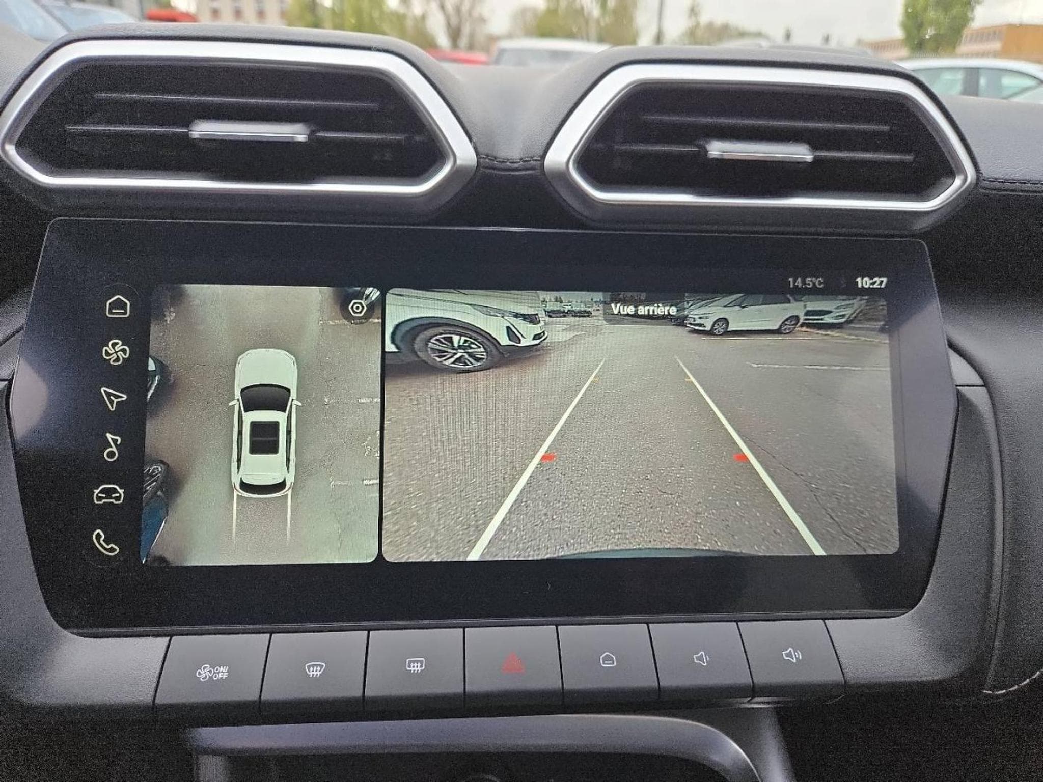 MG ZS 1,5 hybrid 197 cv LUXURY (2026) - Photo 41