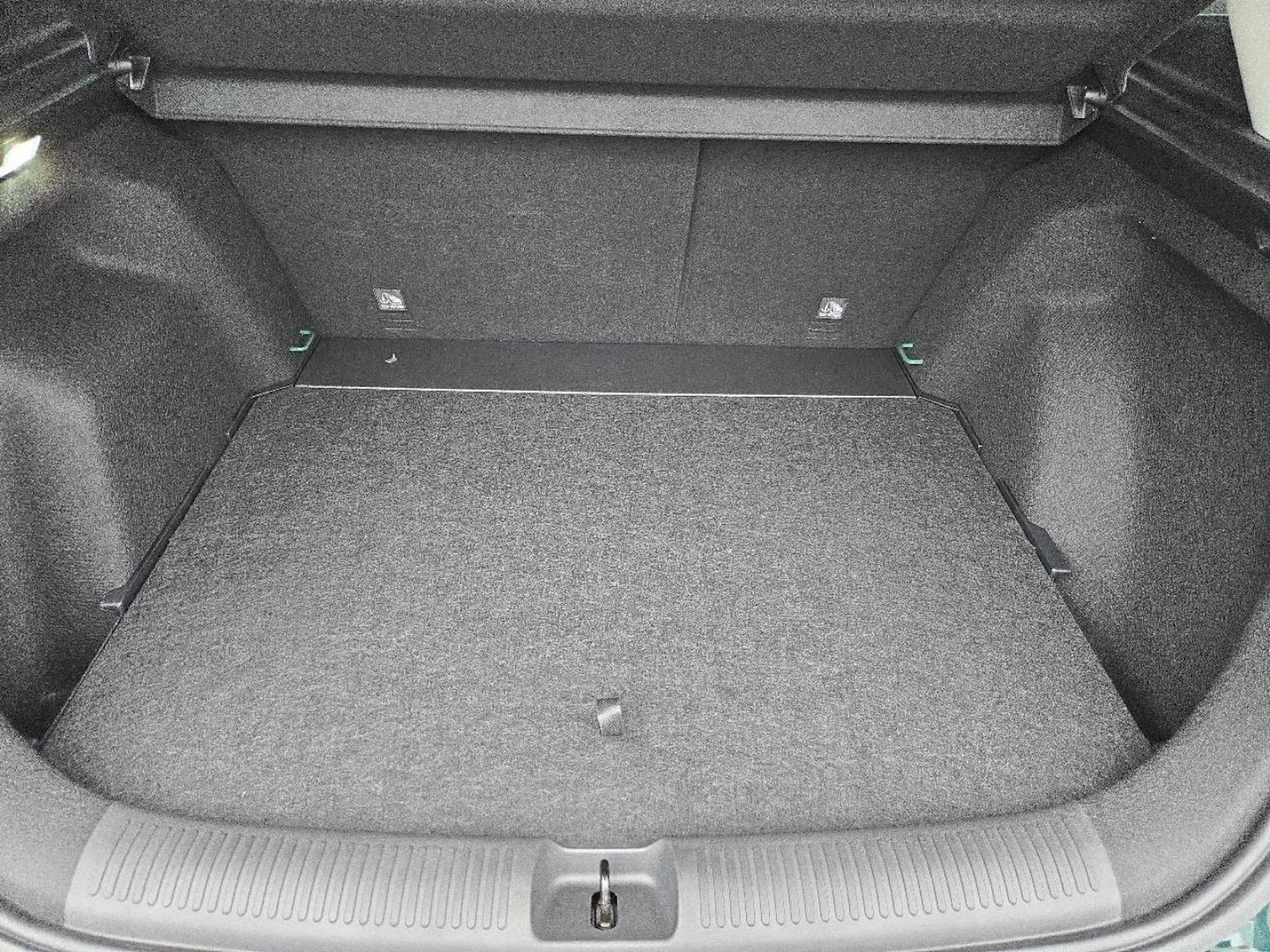MG ZS 1,5 hybrid 197 cv LUXURY (2026) - Photo 49
