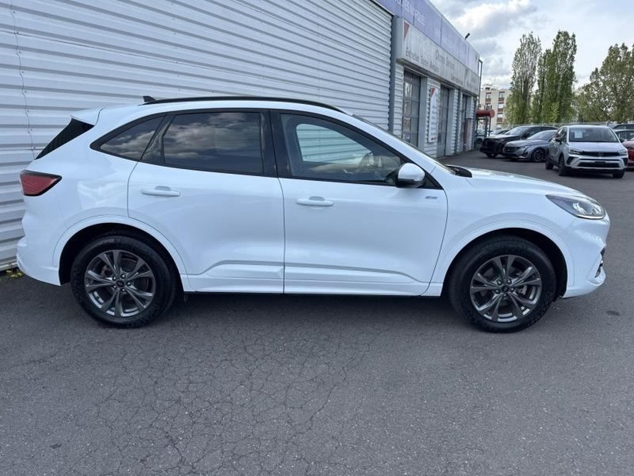 Ford Kuga 2.5 Duratec 225ch Hybride Rechargeable ST-Line X Powershift (2024) - Photo 5