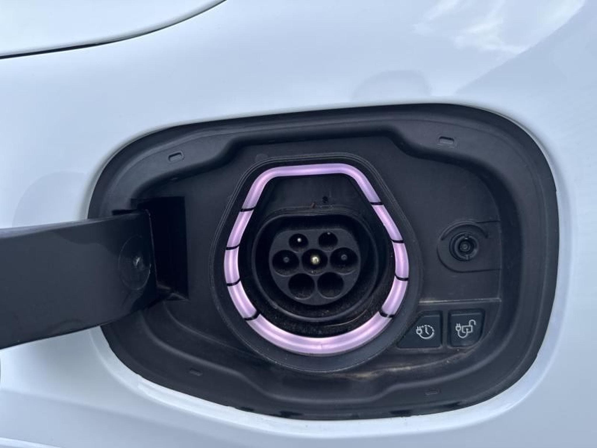Ford Kuga 2.5 Duratec 225ch Hybride Rechargeable ST-Line X Powershift (2024) - Photo 18