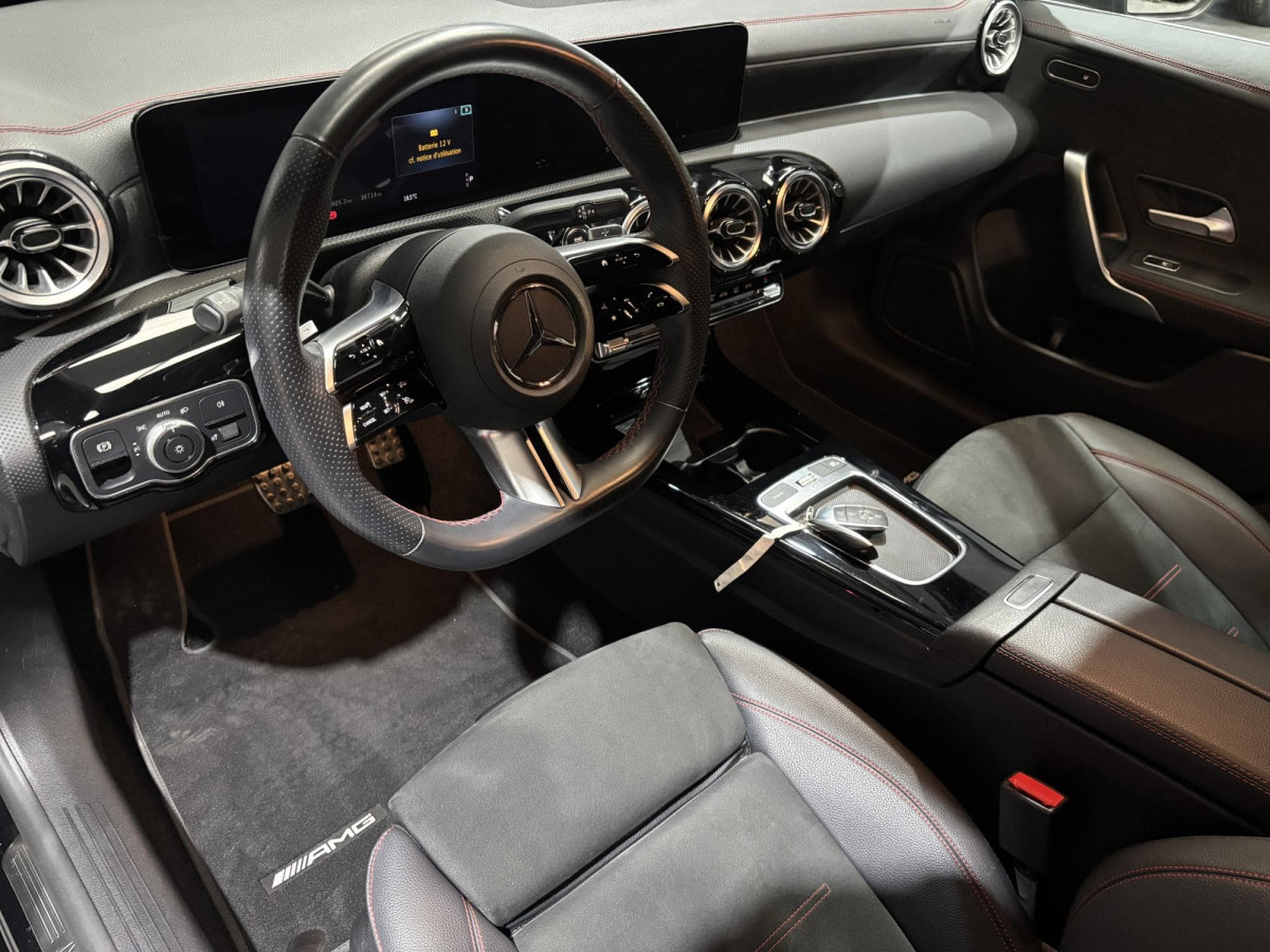 Mercedes CLA 200 Pack AMG-LINE AT (2024) - Photo 10
