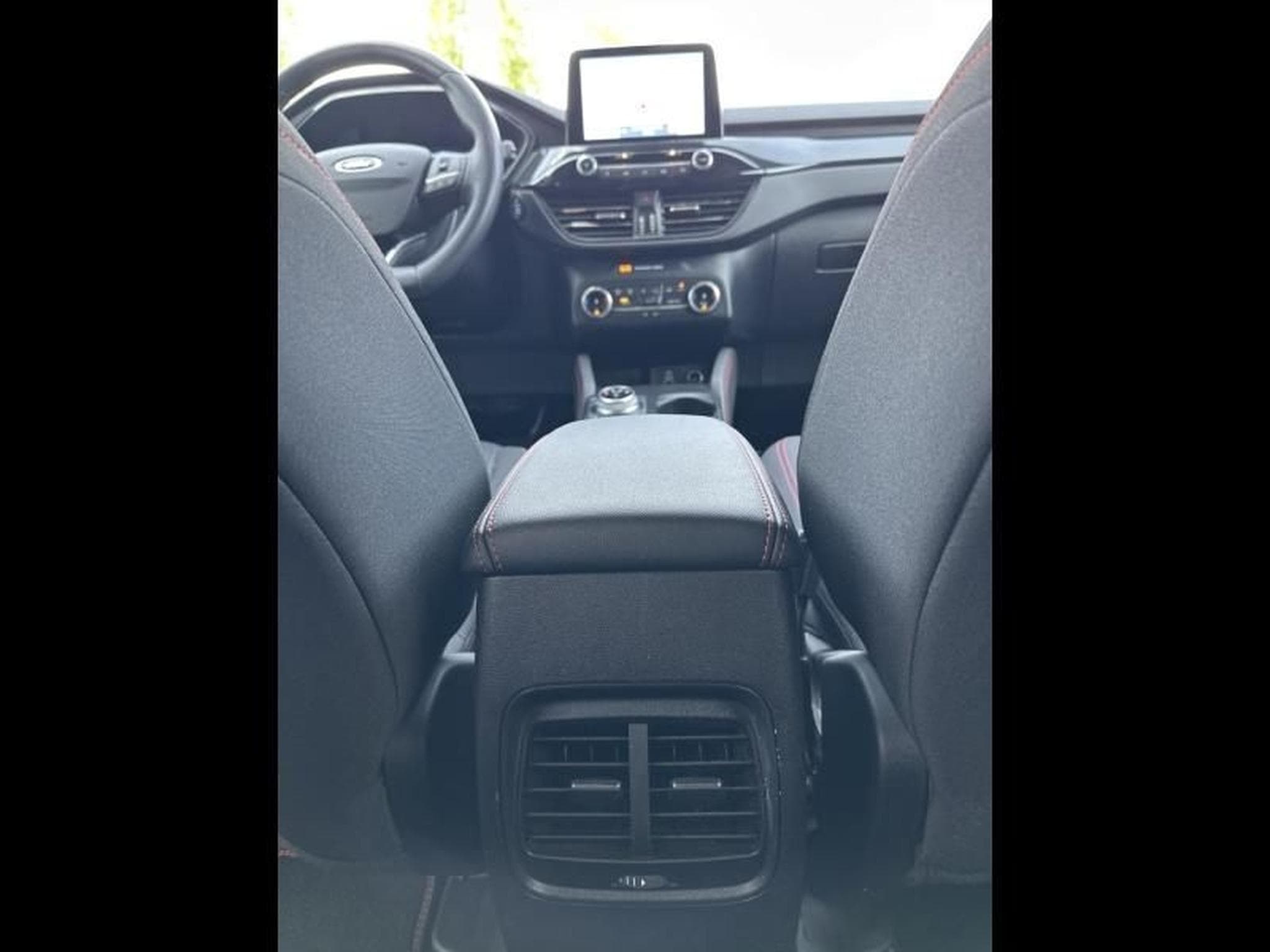 Ford Kuga 2.5 Duratec 225ch Hybride Rechargeable ST-Line X Powershift (2024) - Photo 27
