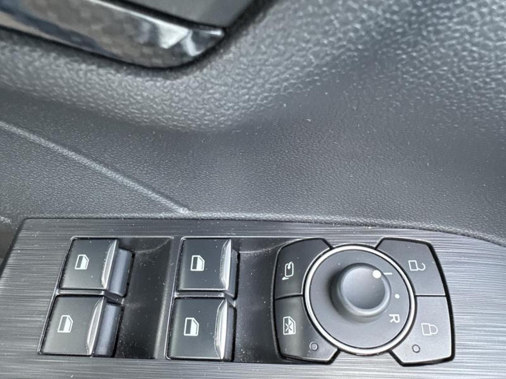 Ford Kuga 2.5 Duratec 225ch Hybride Rechargeable ST-Line X Powershift (2024) - Photo 29