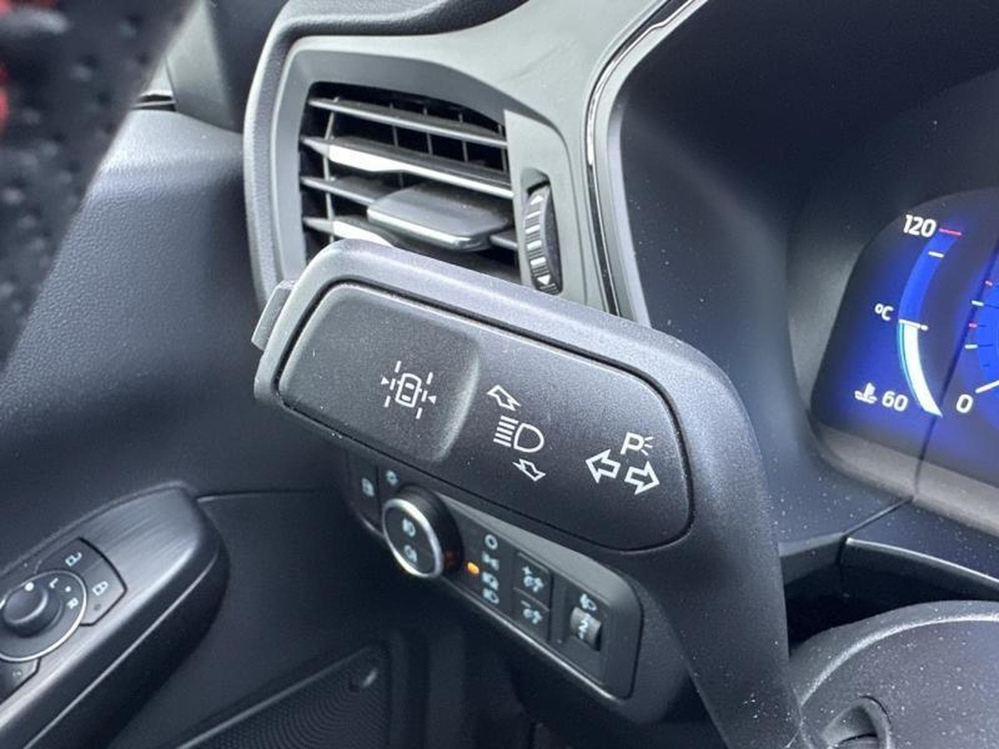 Ford Kuga 2.5 Duratec 225ch Hybride Rechargeable ST-Line X Powershift (2024) - Photo 34