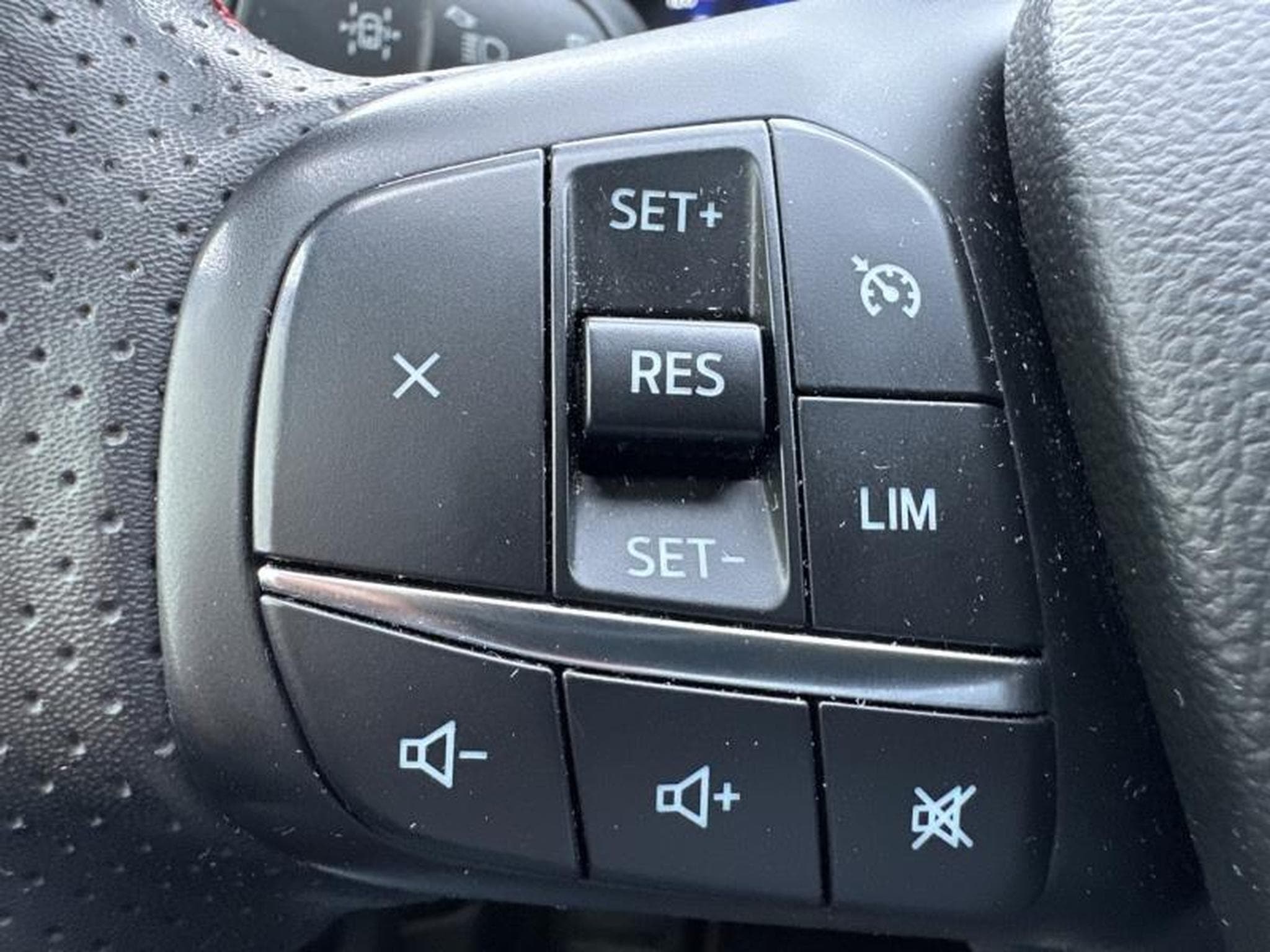 Ford Kuga 2.5 Duratec 225ch Hybride Rechargeable ST-Line X Powershift (2024) - Photo 32