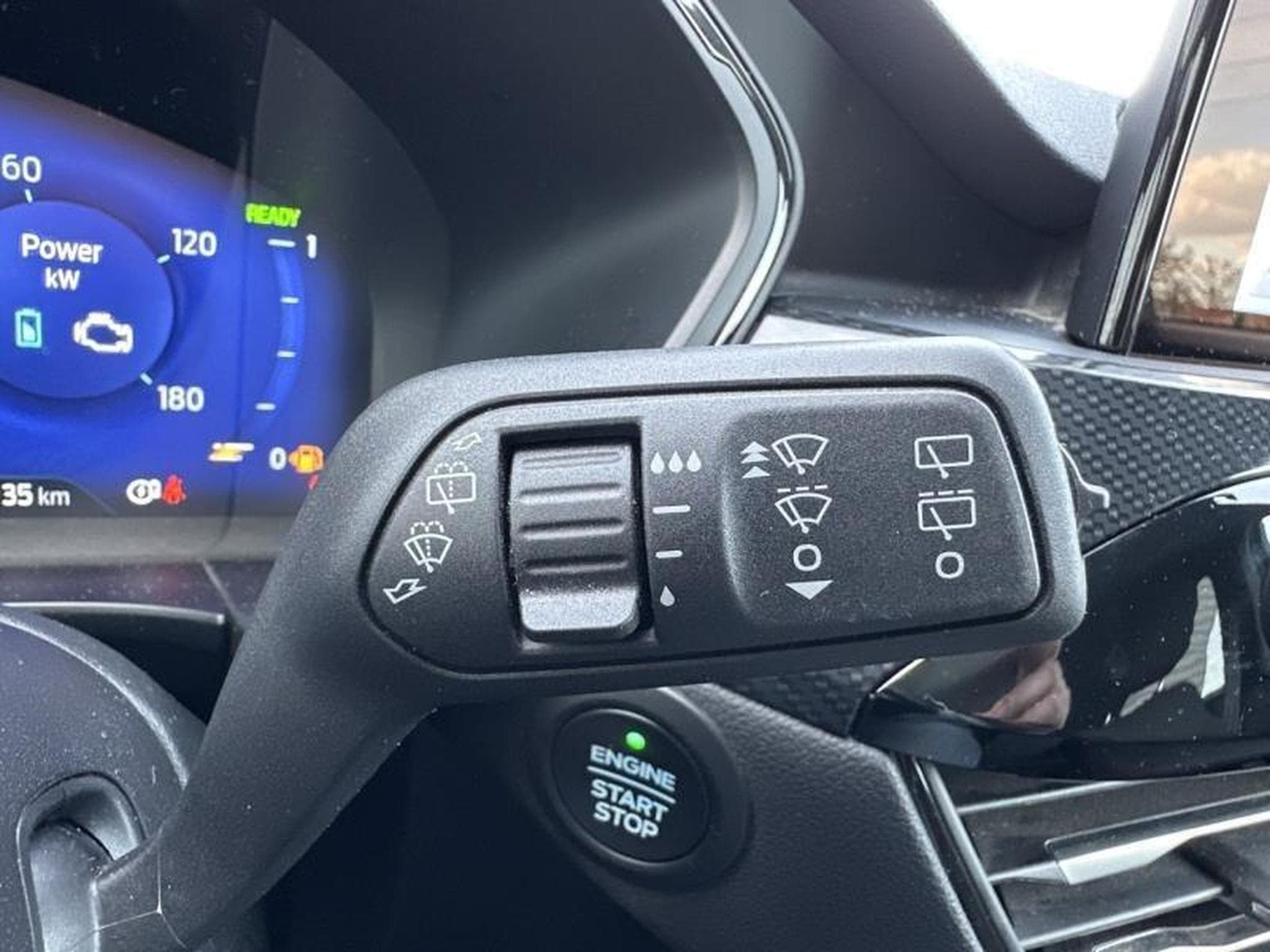 Ford Kuga 2.5 Duratec 225ch Hybride Rechargeable ST-Line X Powershift (2024) - Photo 35