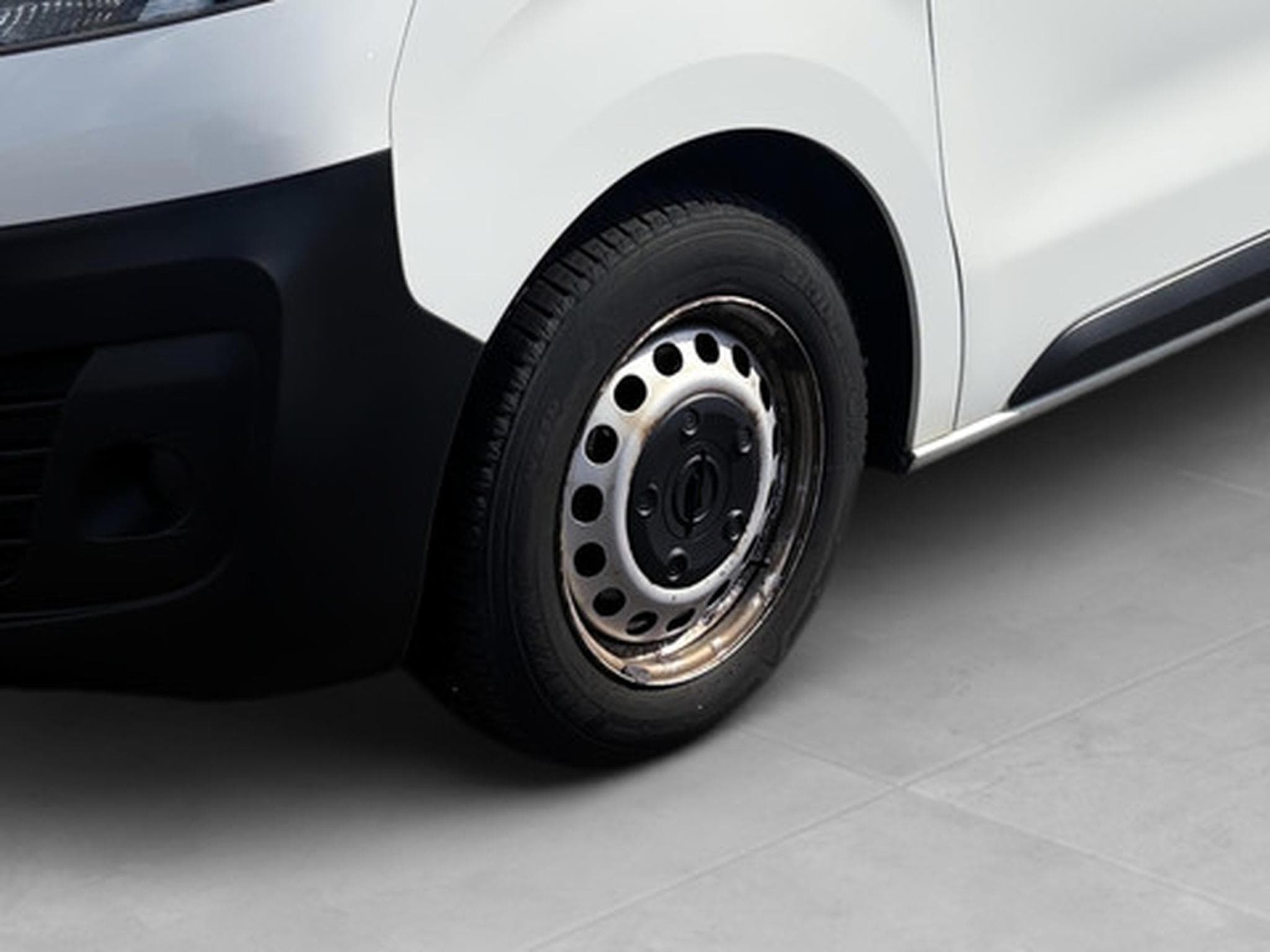 Opel Vivaro 2.0 Turbo 90kW Comfort L2H1 Platform Cab (2019) - Photo 17