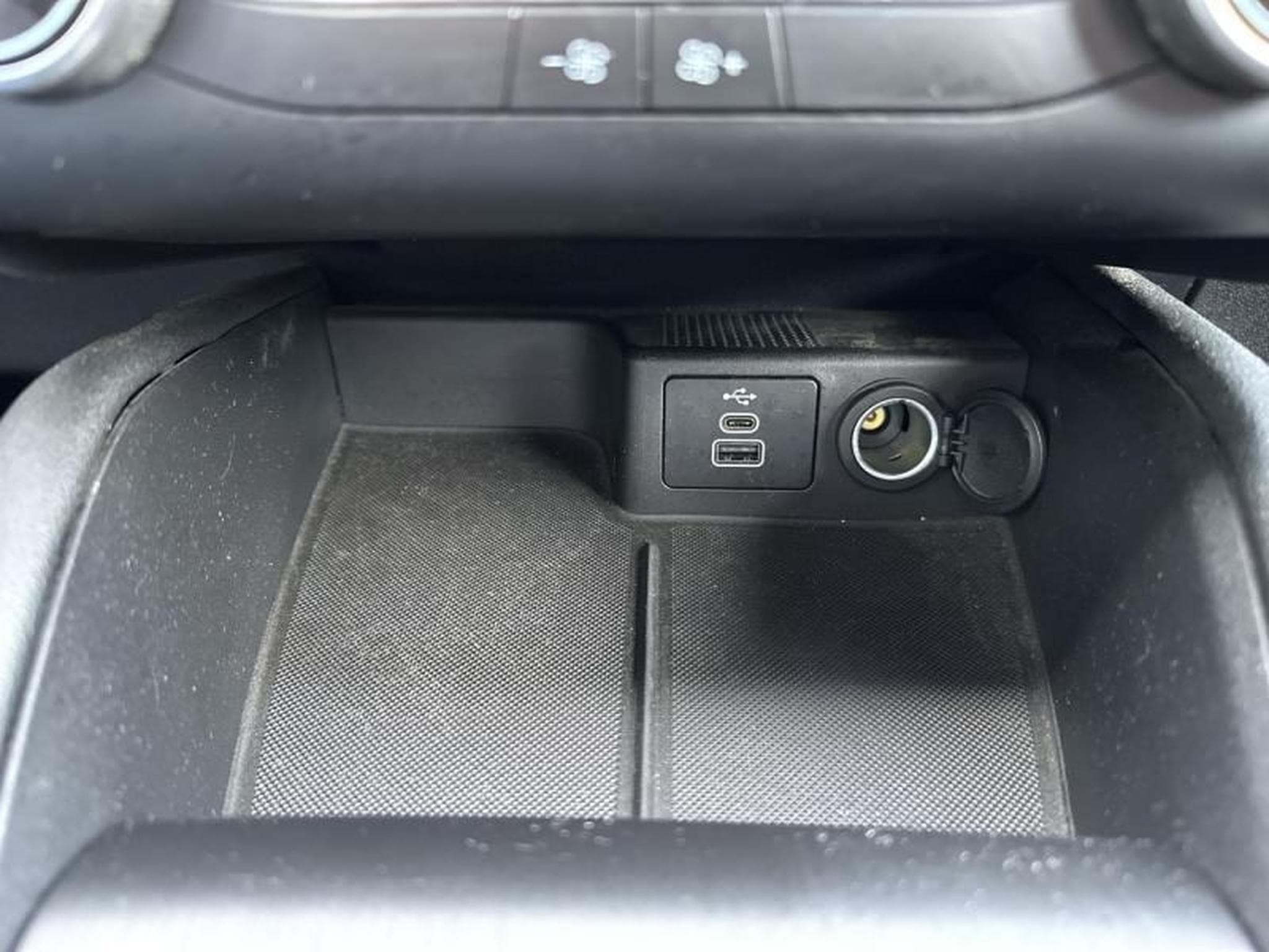 Ford Kuga 2.5 Duratec 225ch Hybride Rechargeable ST-Line X Powershift (2024) - Photo 39