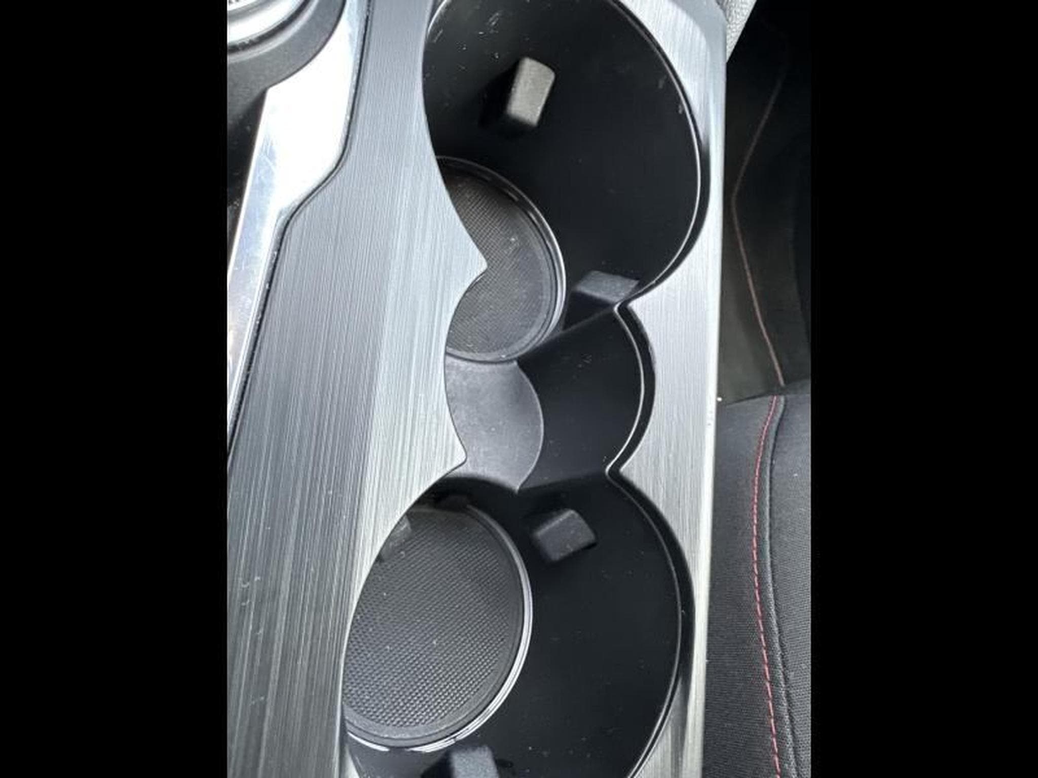 Ford Kuga 2.5 Duratec 225ch Hybride Rechargeable ST-Line X Powershift (2024) - Photo 45