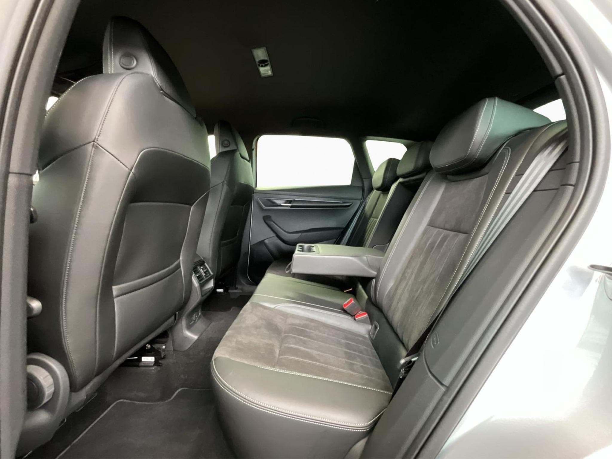 Skoda Karoq Sportline+DSG+Led+Navi (2025) - Foto 15